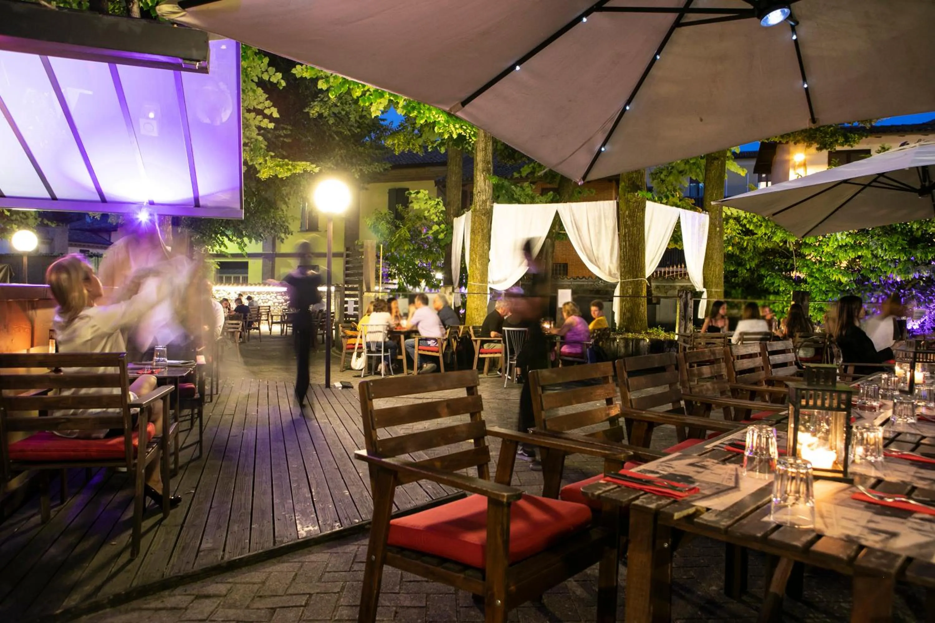 Restaurant/places to eat in Hotel Milano Pool & Garden
