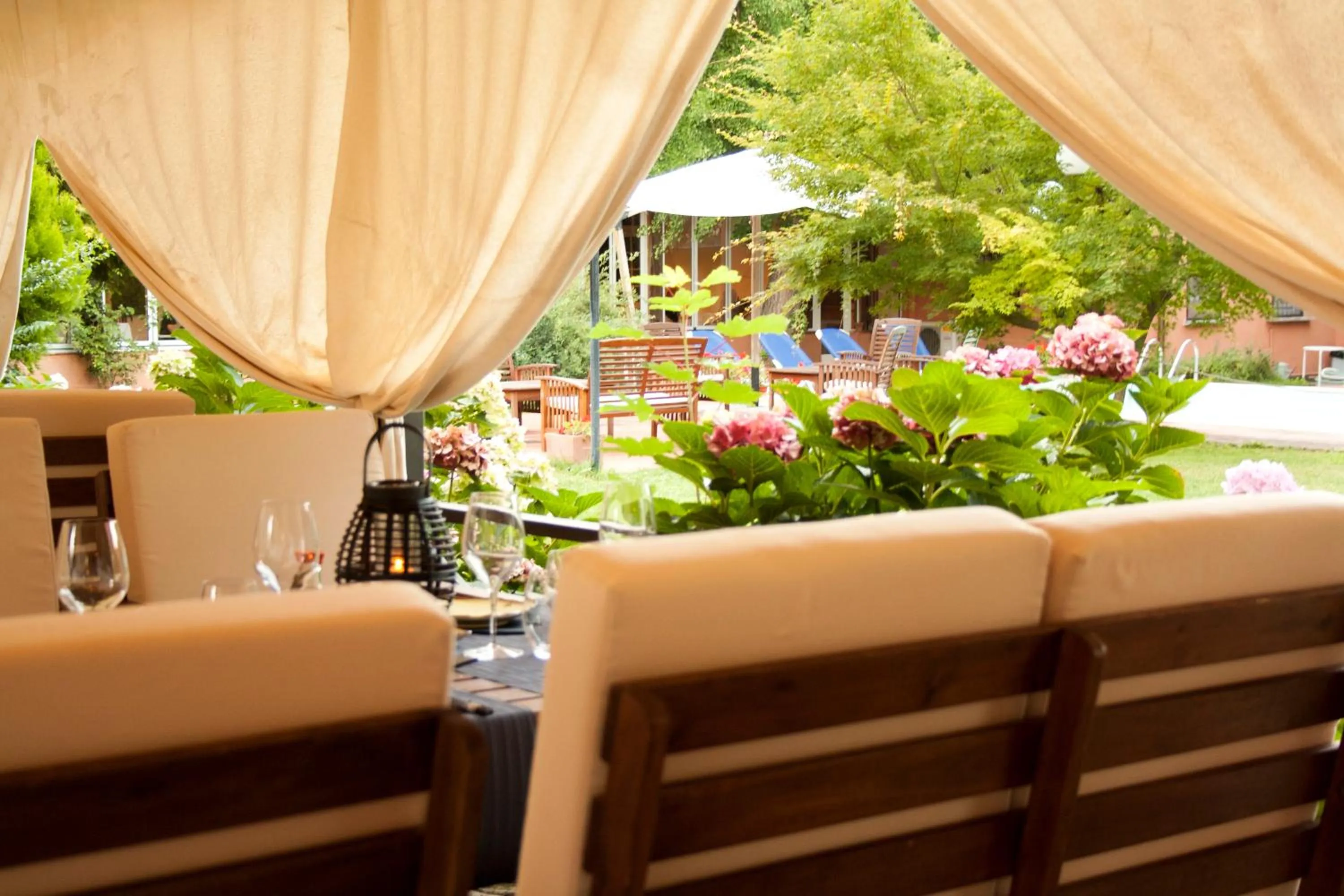 Restaurant/places to eat in Hotel Milano Pool & Garden