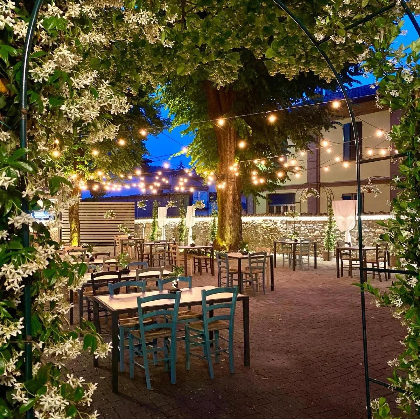 Restaurant/places to eat in Hotel Milano Pool & Garden