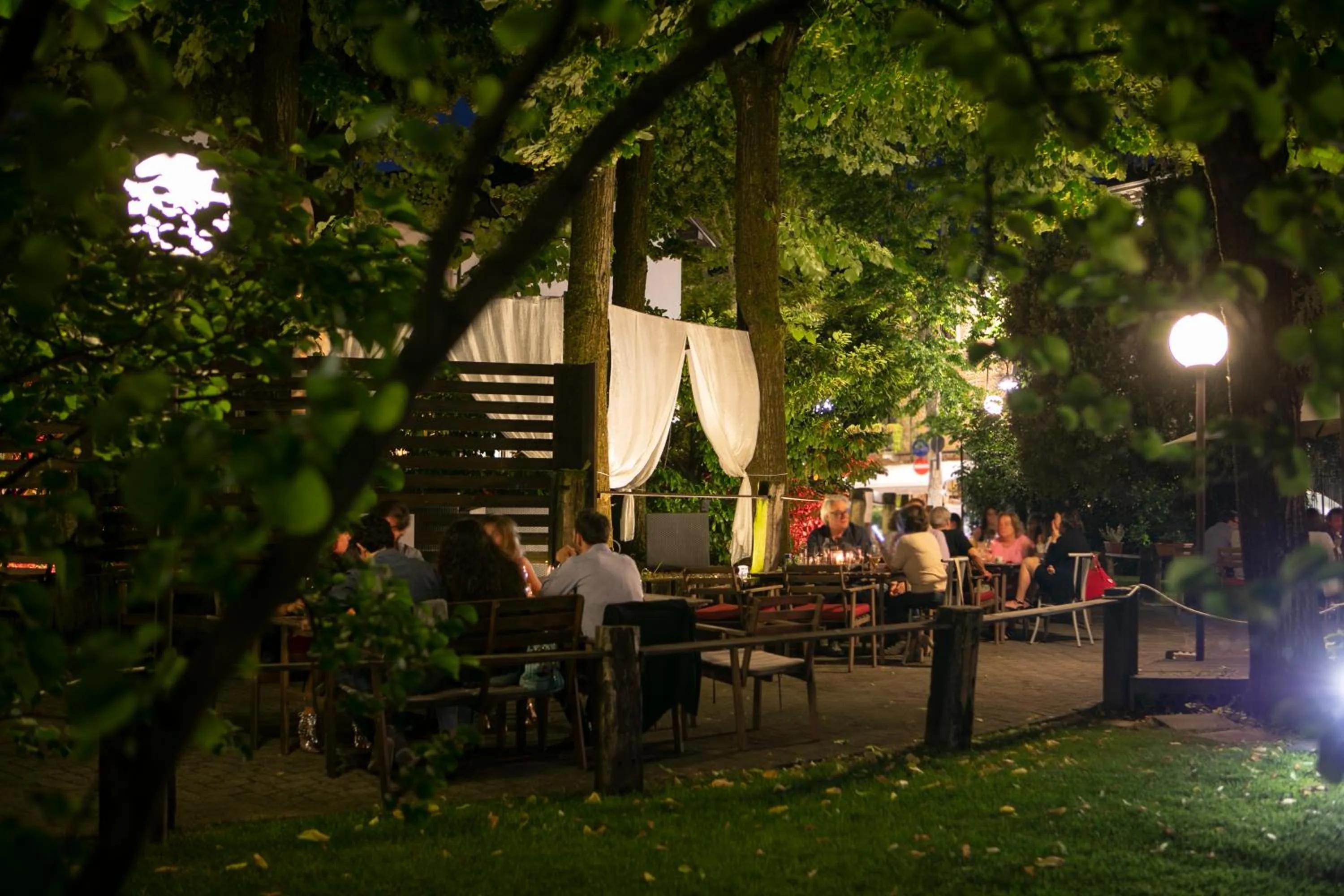 Restaurant/places to eat in Hotel Milano Pool & Garden