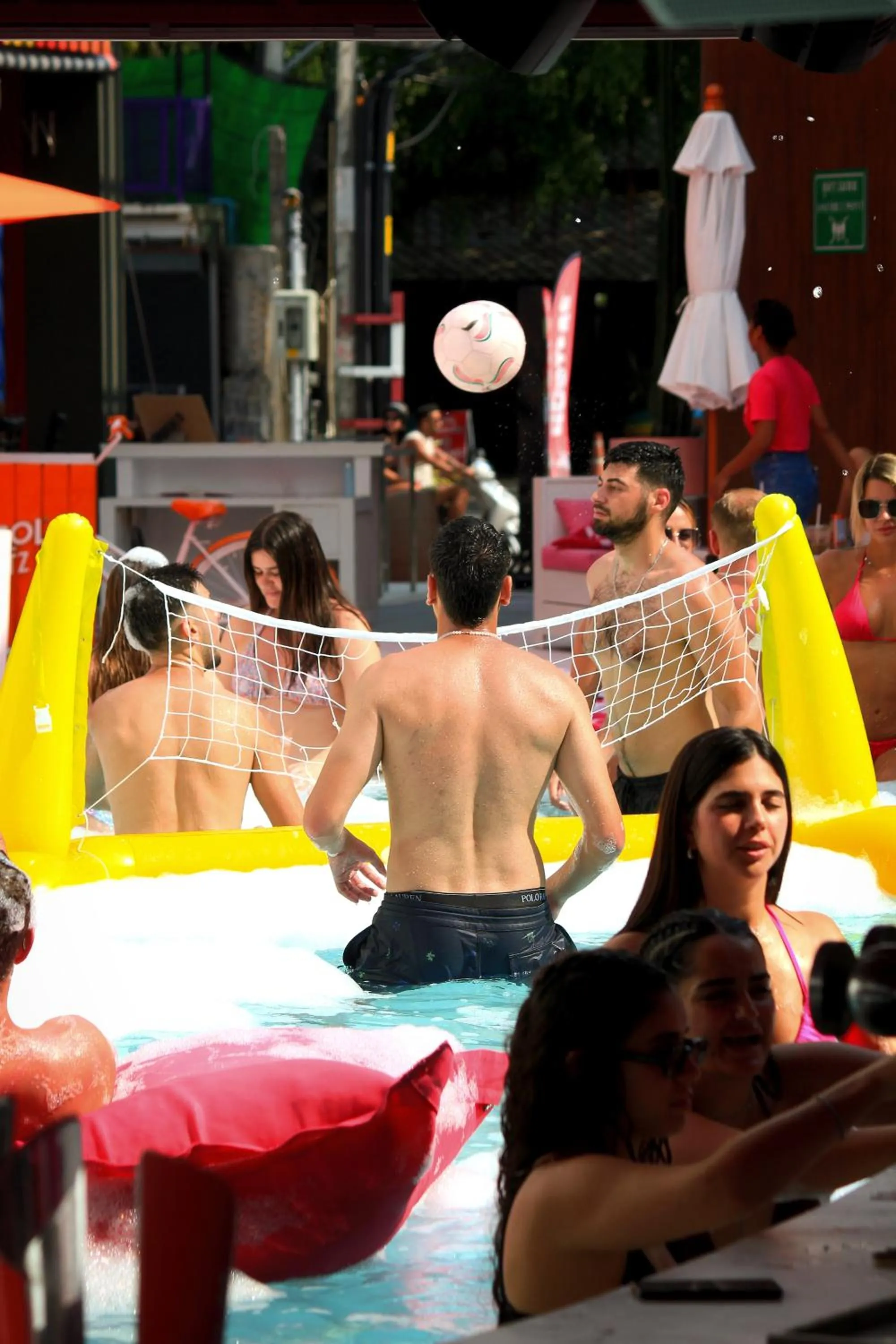 People in SocialTel Koh Samui