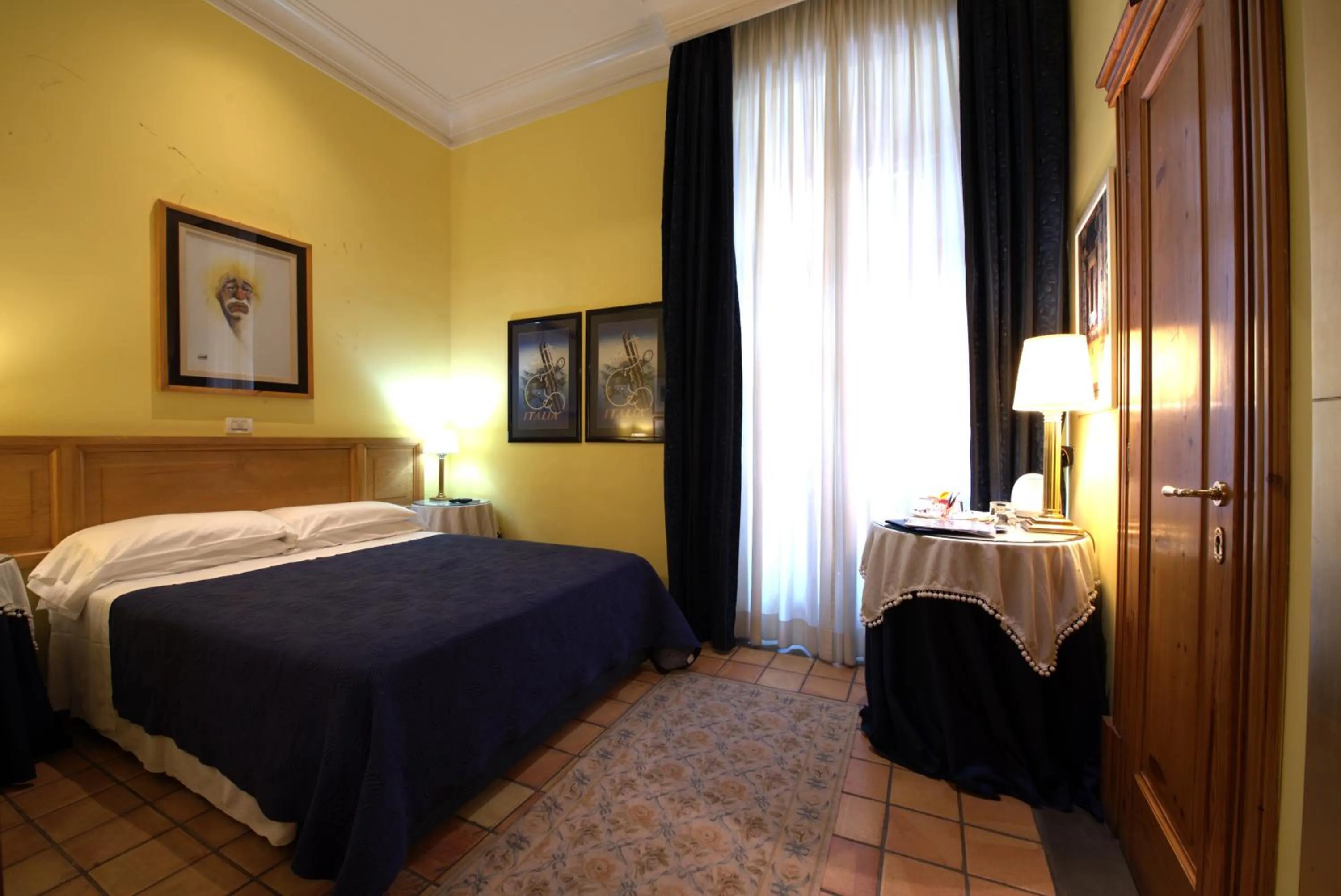 Photo of the whole room, Bed in Hotel Locanda Cairoli