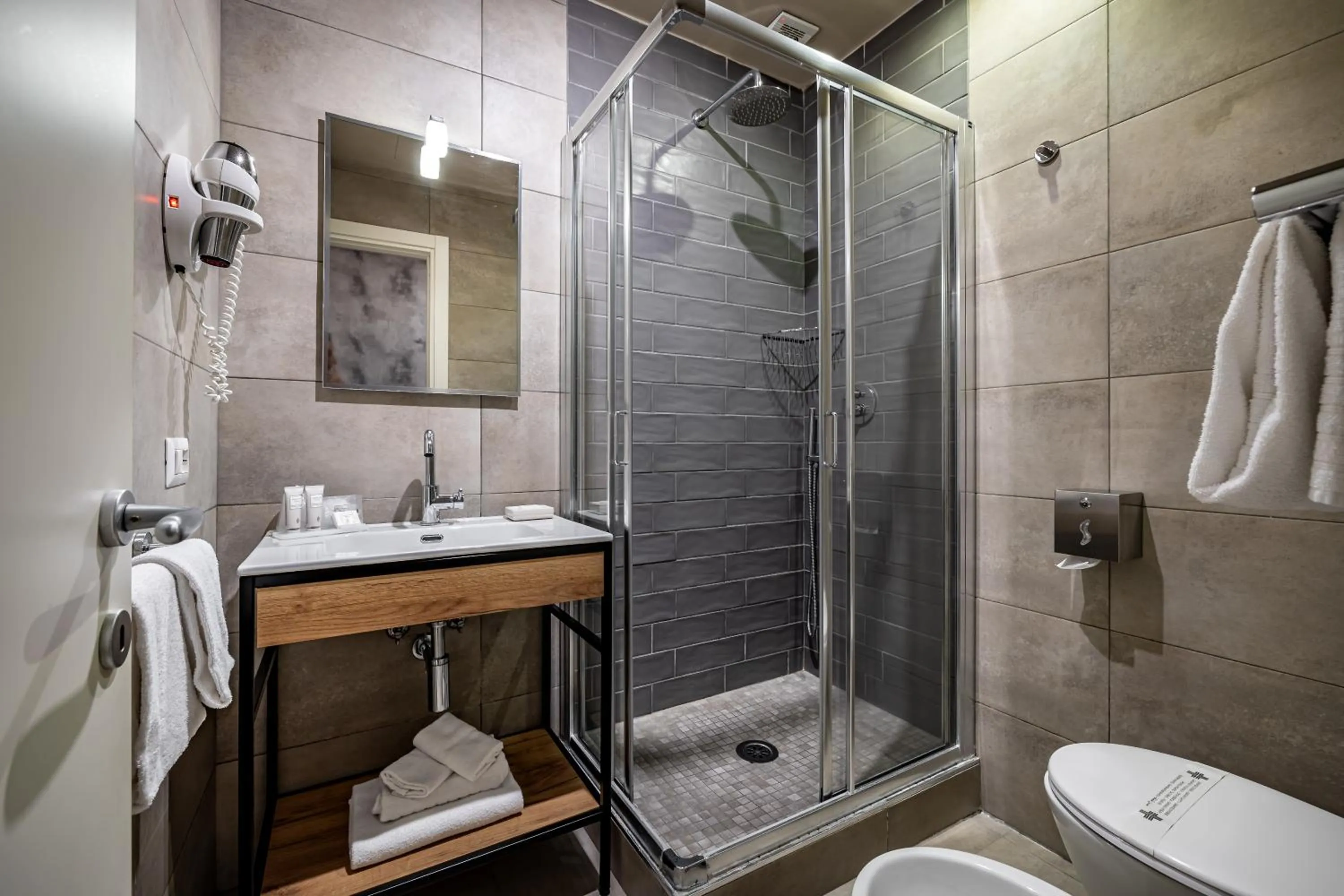 Bathroom in Florence Old Bridge B&B