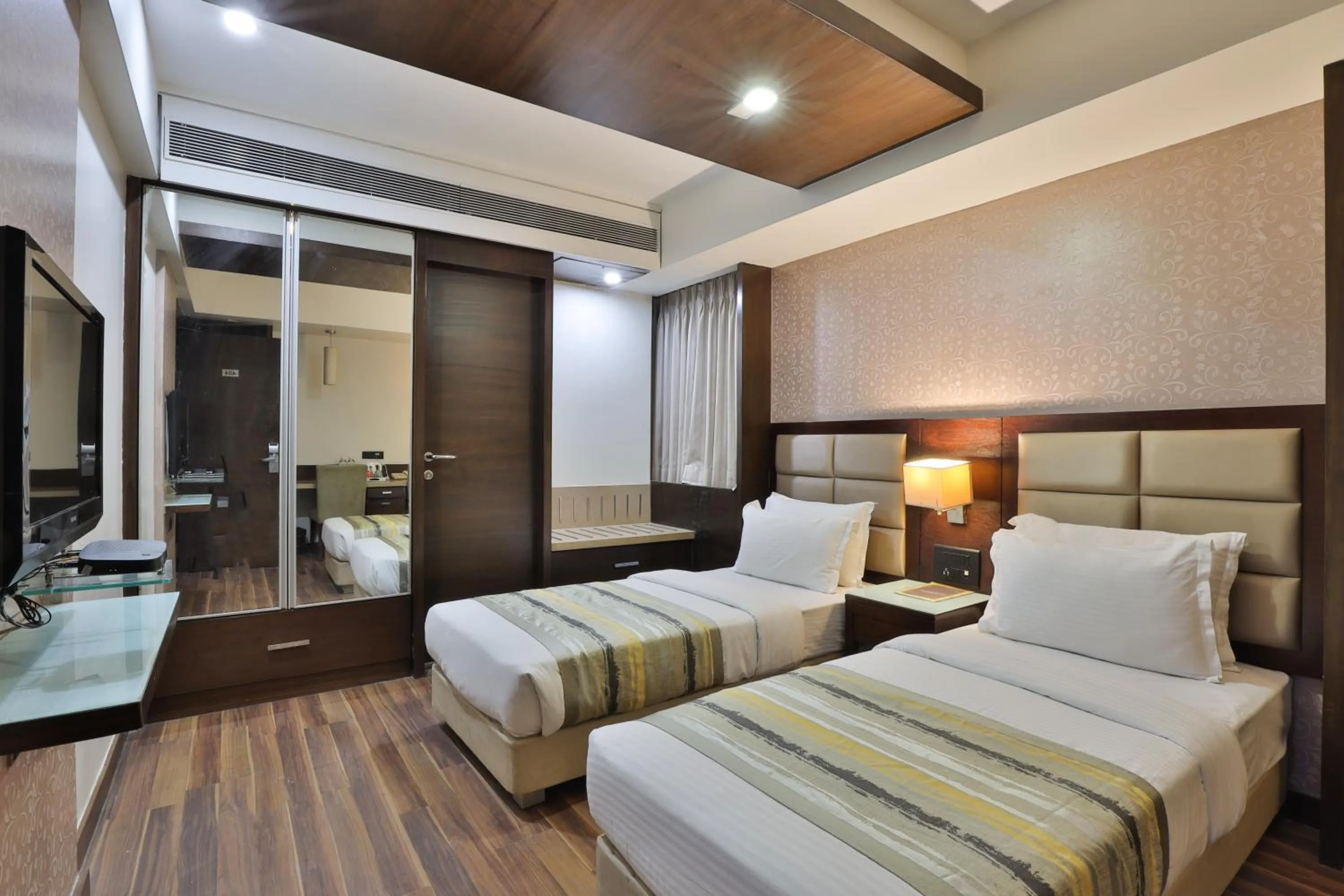 Business facilities, Bed in Krios Hotel - Near SG Highway, Ahmedabad