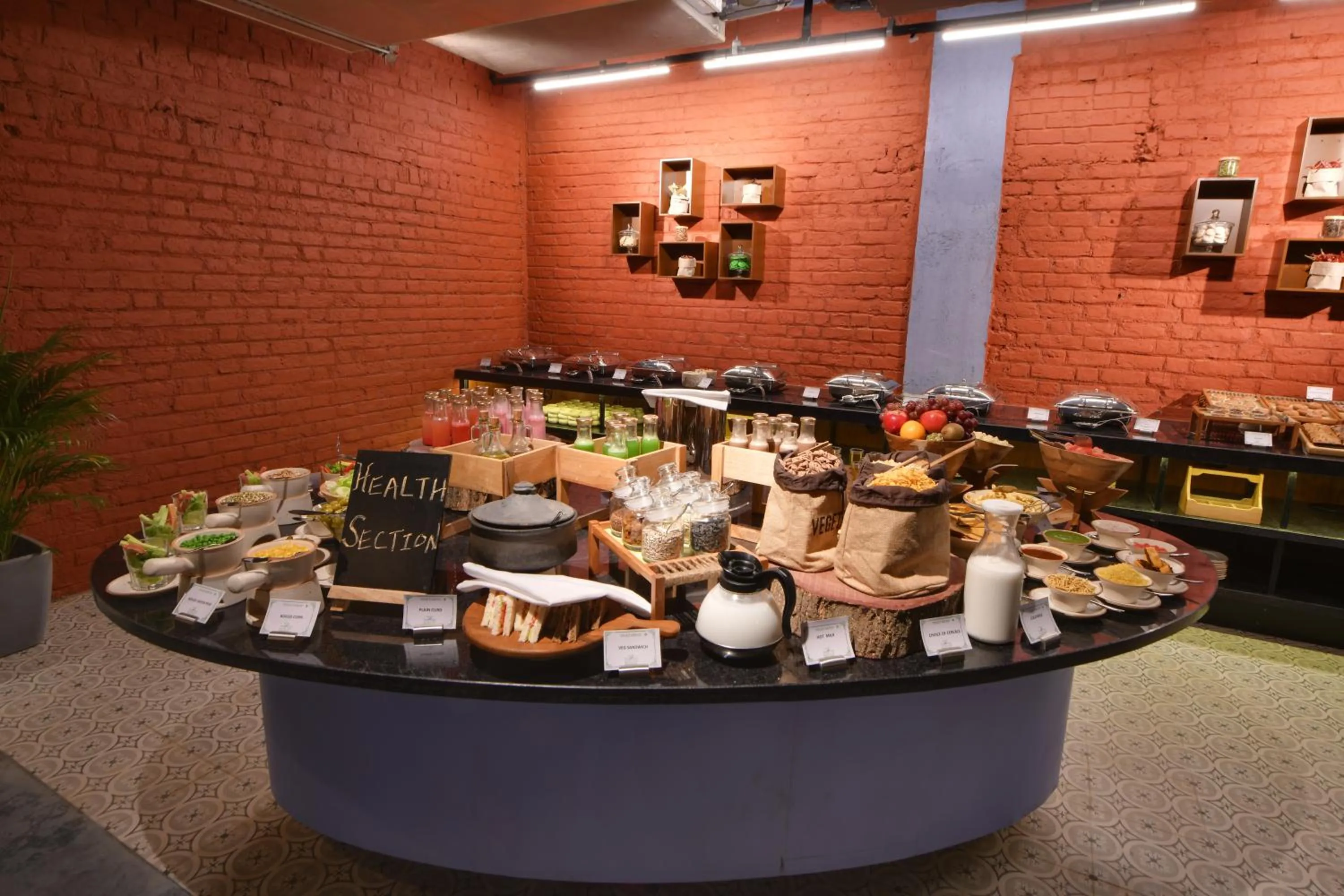 Restaurant/places to eat in Bhanu The Fern Forest Resort & Spa, Jambughoda