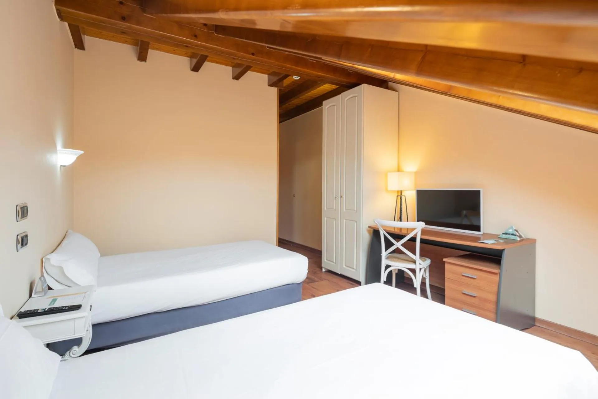 Photo of the whole room, Bed in Hotel Alda Lalín