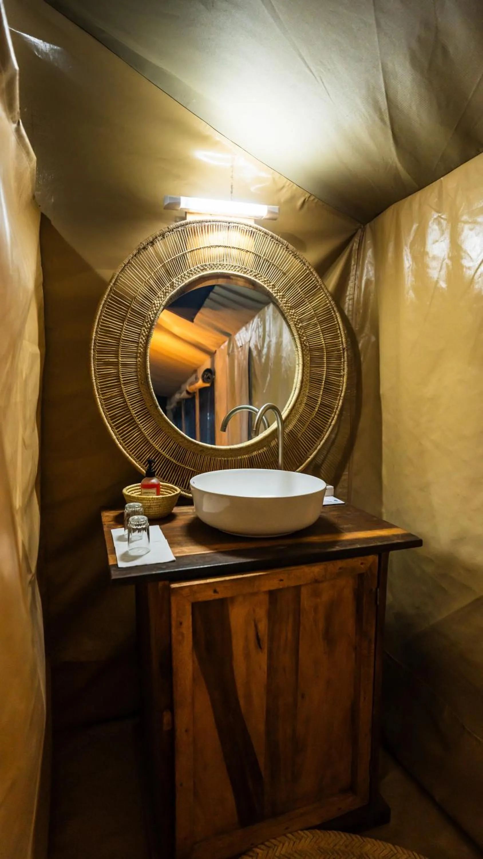 Bathroom in Africa Safari South Serengeti Ndutu Ngorongoro