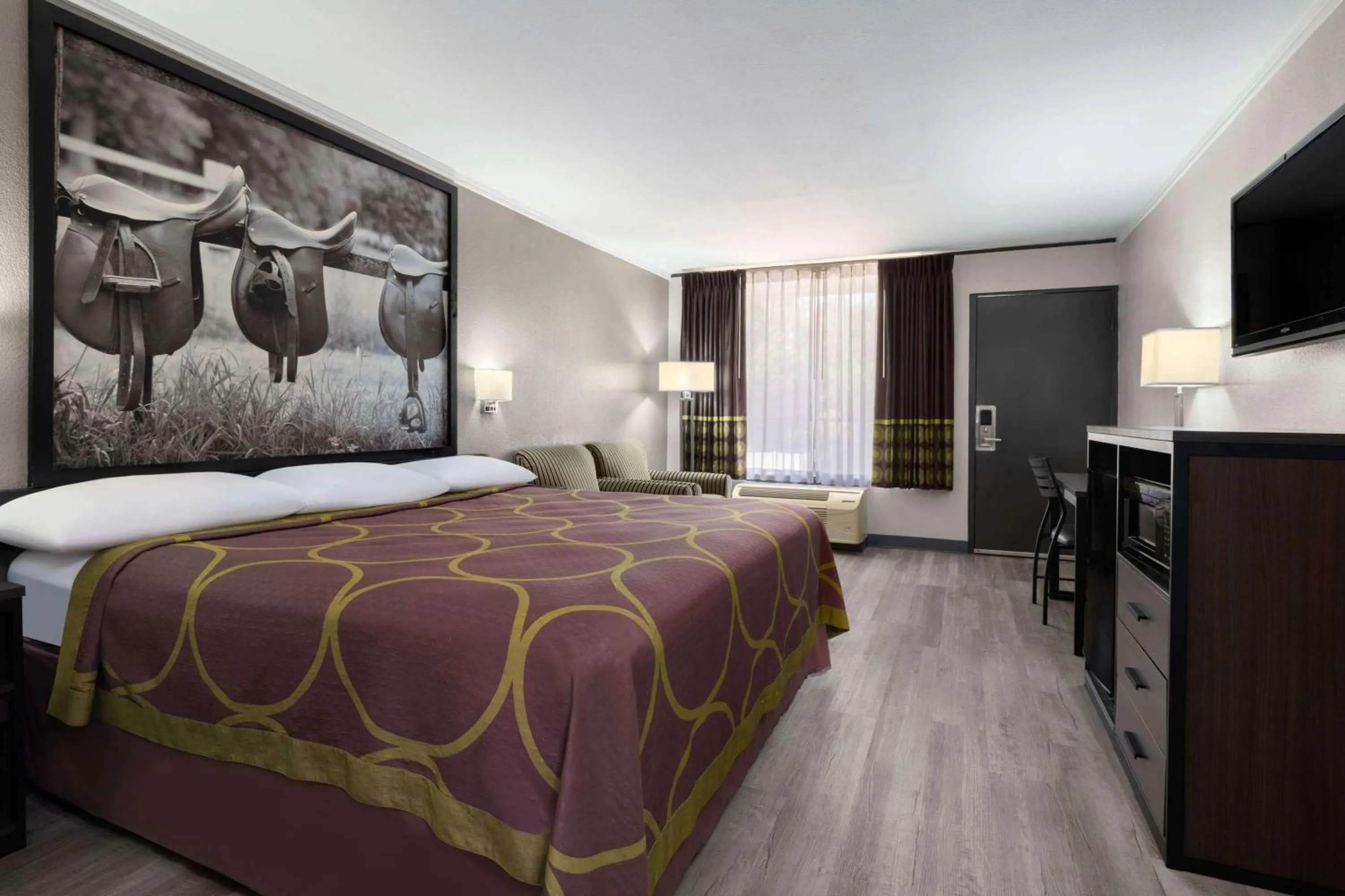 Photo of the whole room, Bed in Super 8 by Wyndham Longview/North