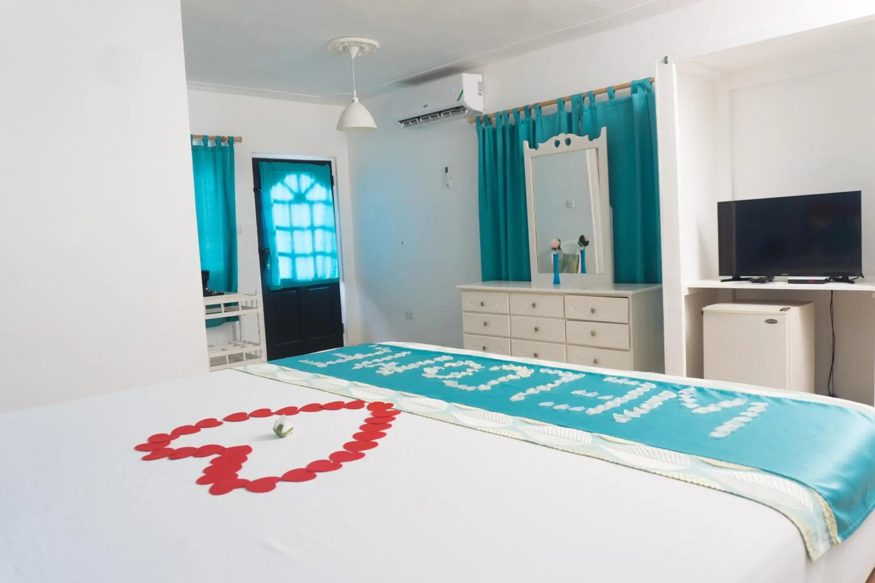 King Room in Beyond Sunset Resort & Villas King Room in Beyond Sunset Resort & Villas