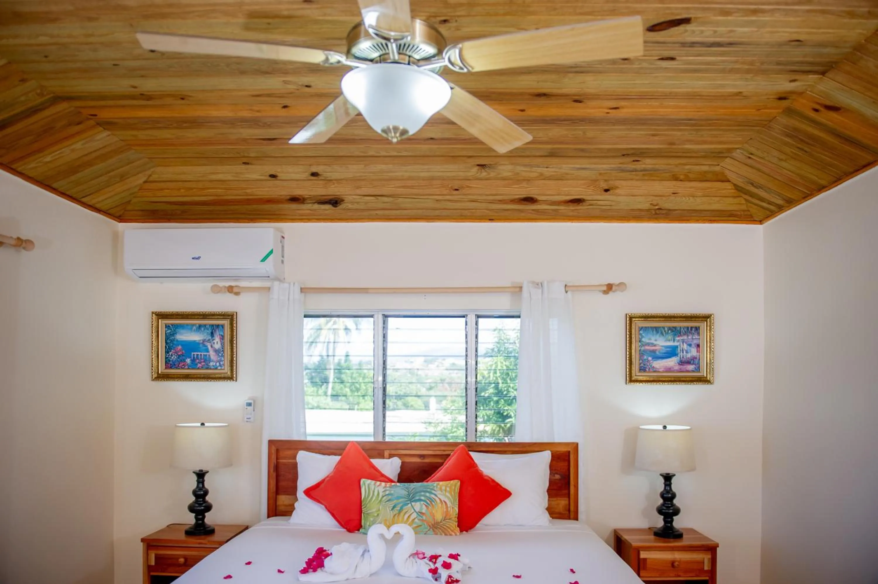 Bed in Beyond Sunset Resort & Villas