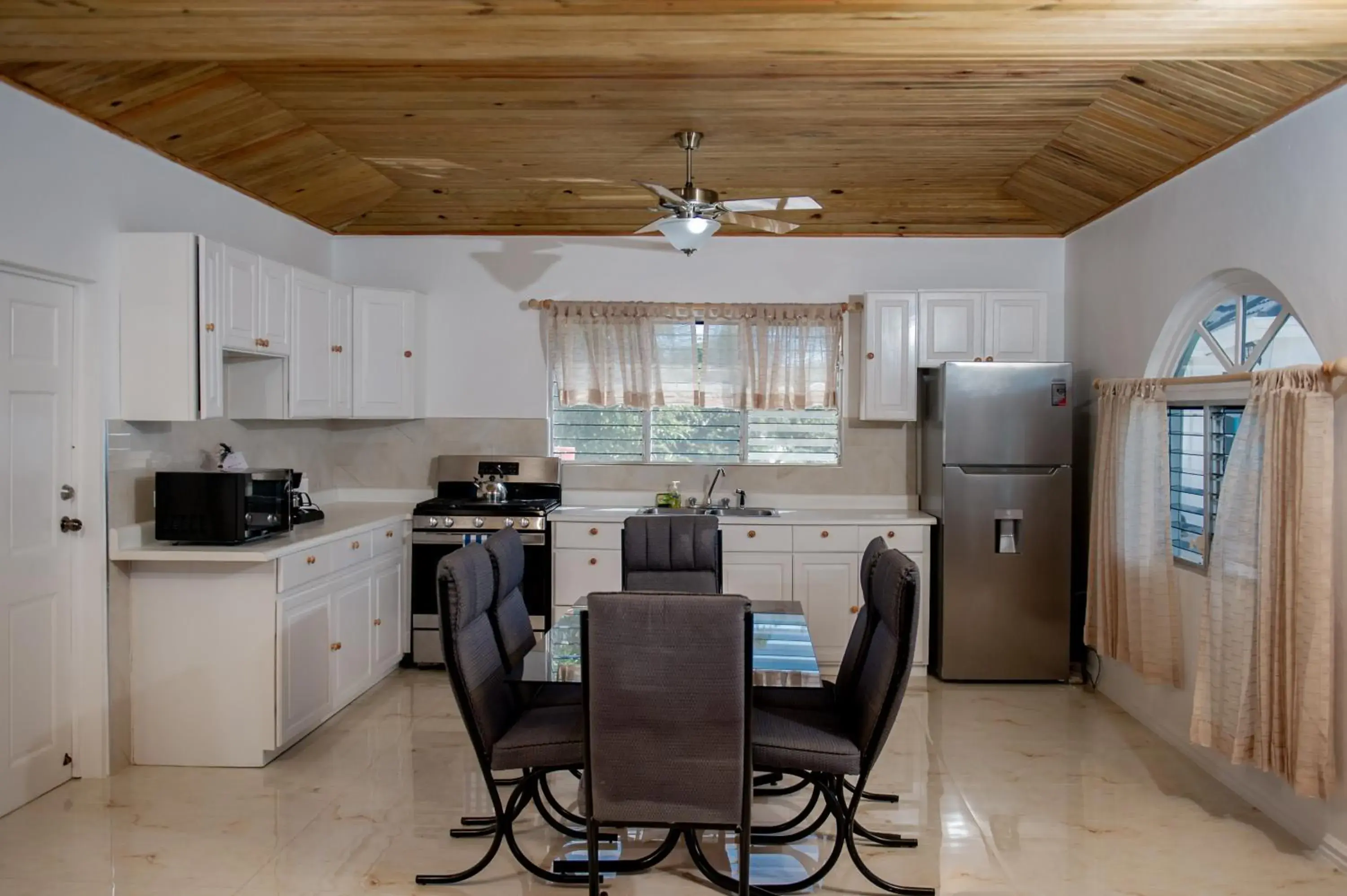 One-Bedroom Suite with Sea View in Beyond Sunset Resort & Villas One-Bedroom Suite with Sea View in Beyond Sunset Resort & Villas