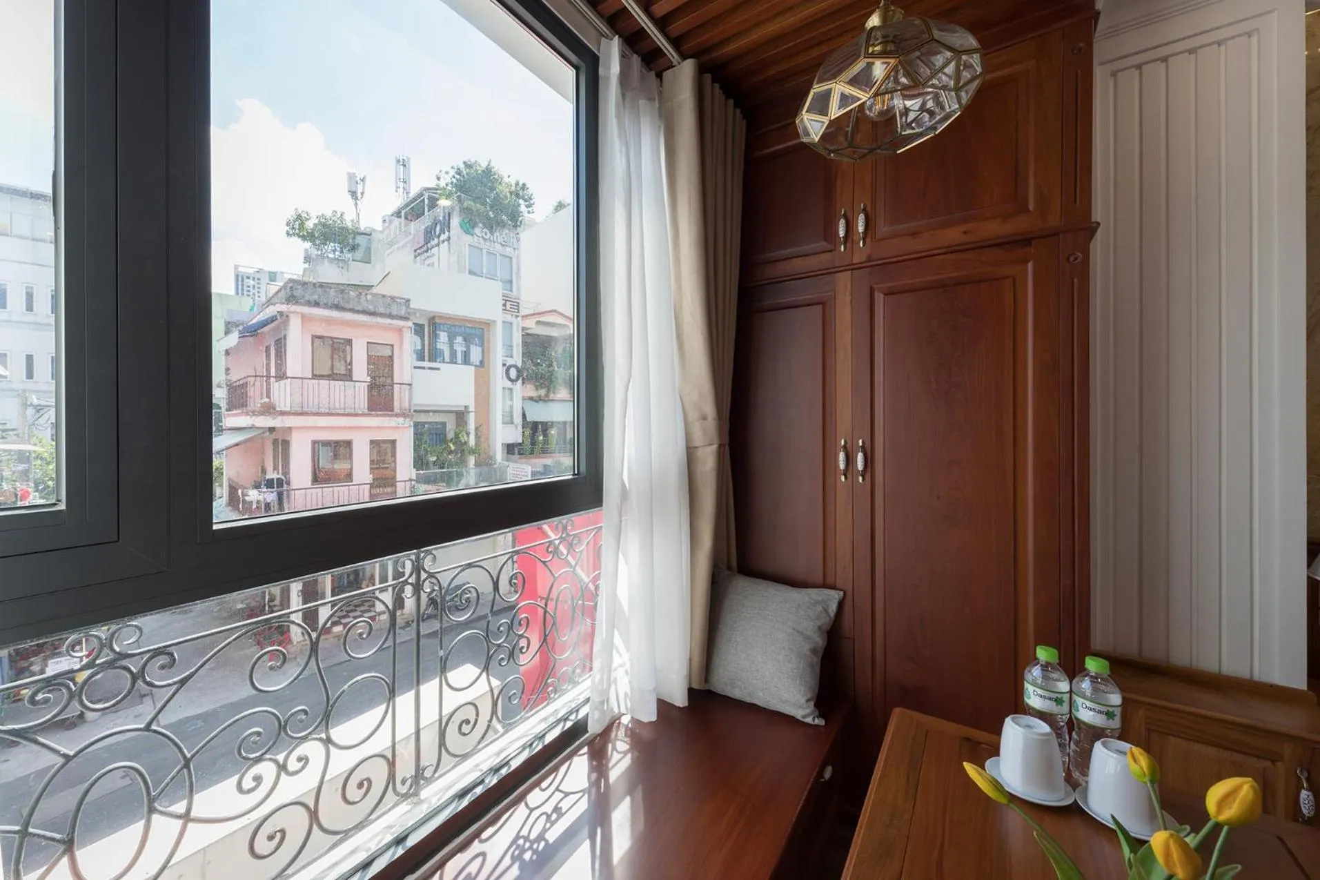 Woody House Boutique