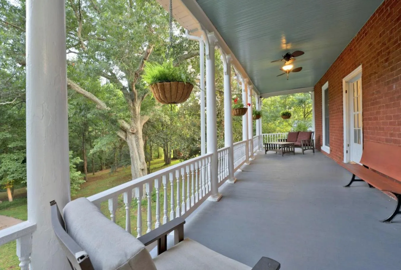 Facade/entrance in Red Hill Bed and Breakfast