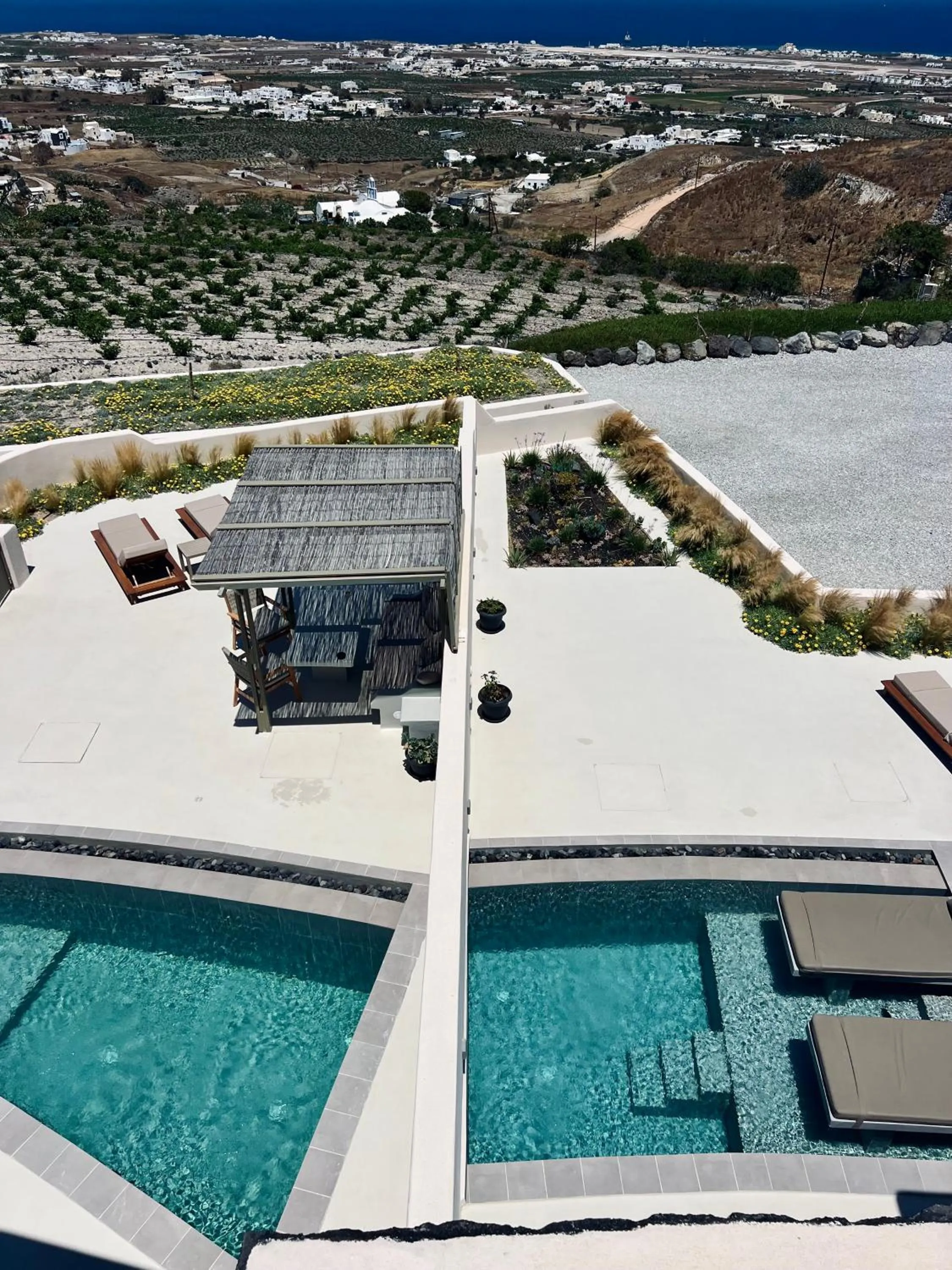 Lavadoze Luxury Suites