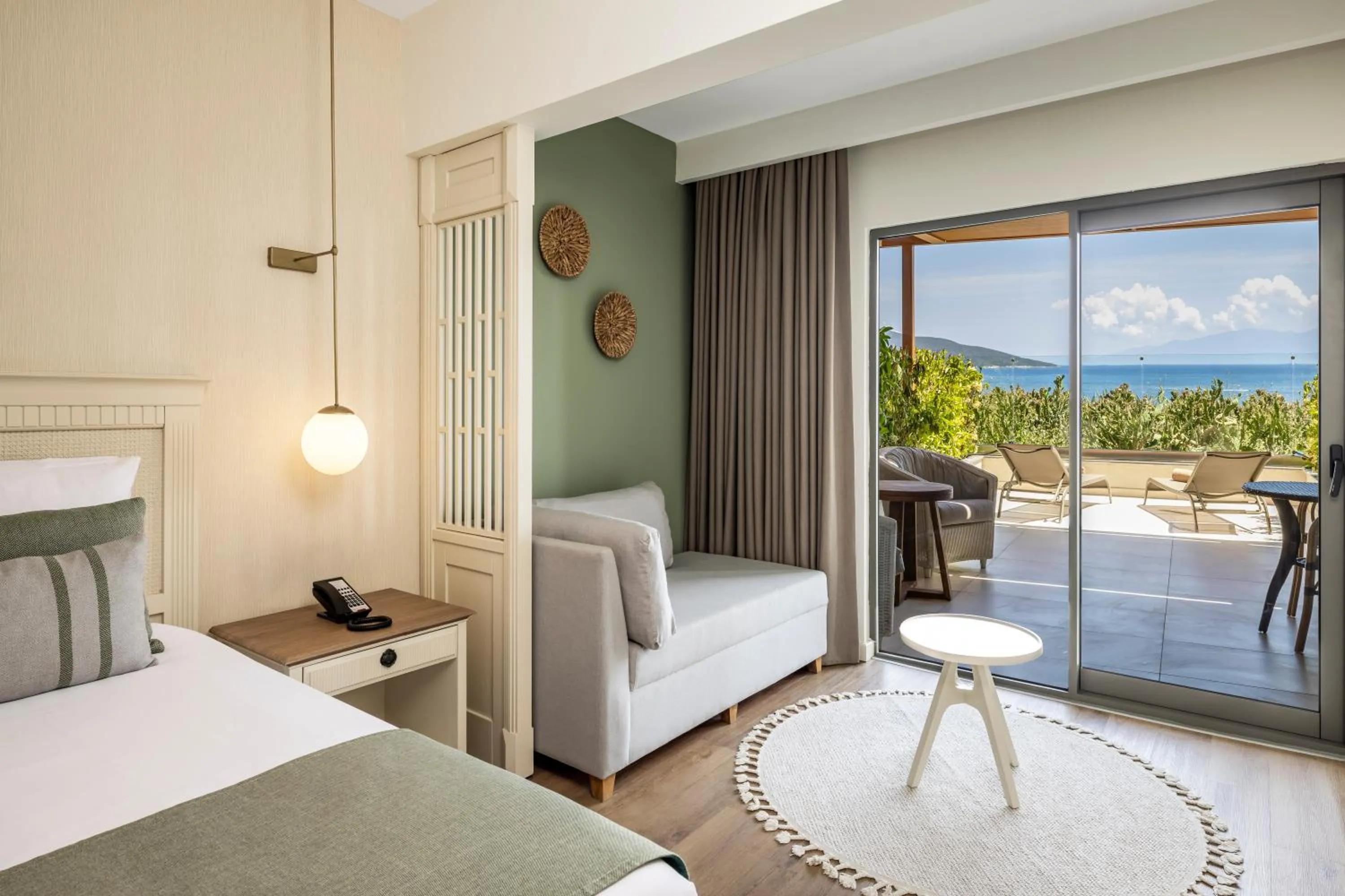 Seating area, Bed in Mirada Exclusive Bodrum