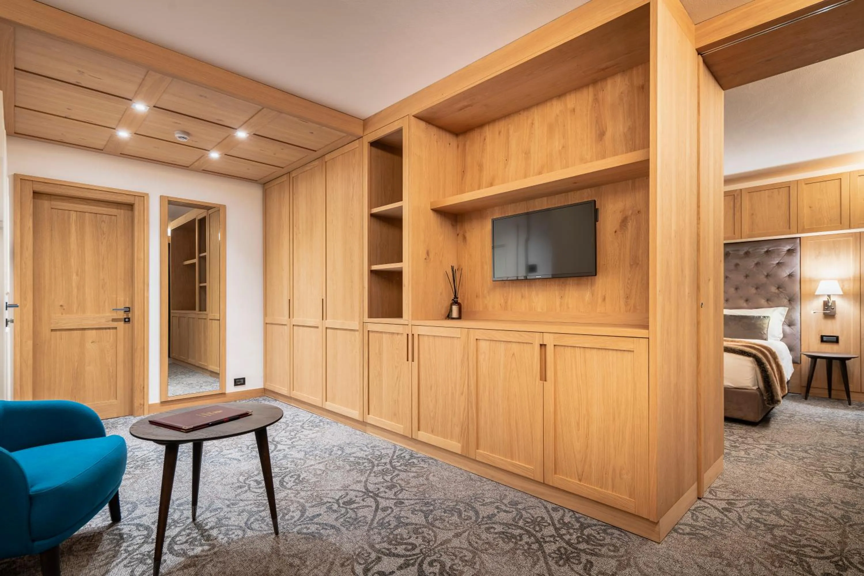 TV and multimedia in Hotel Lajadira & Spa