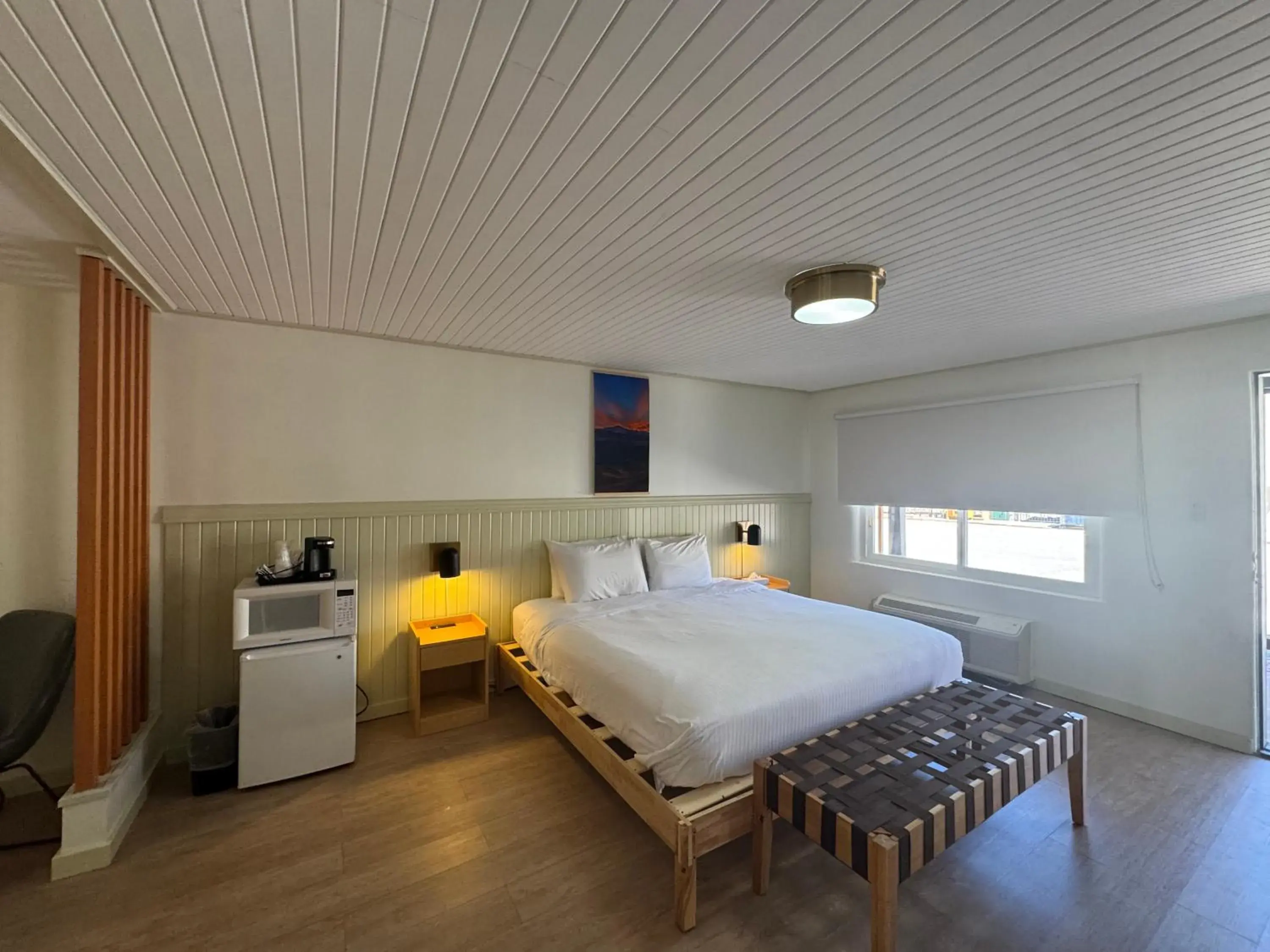 Standard King Room in Pikes Peak Inn Standard King Room in Pikes Peak Inn