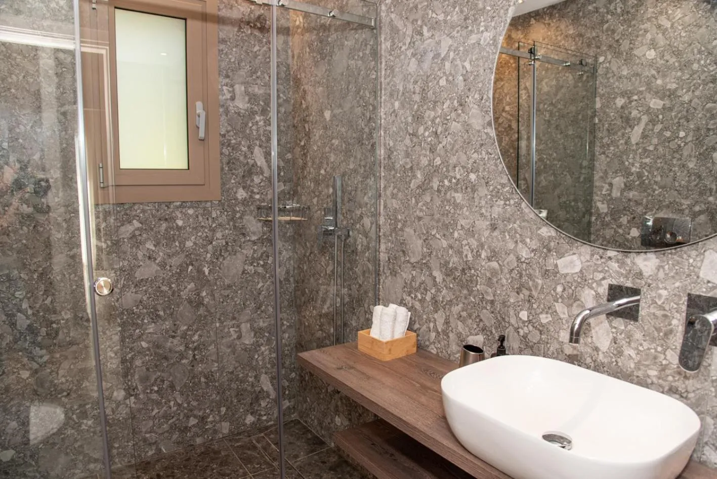 Kaiser Luxury Suites