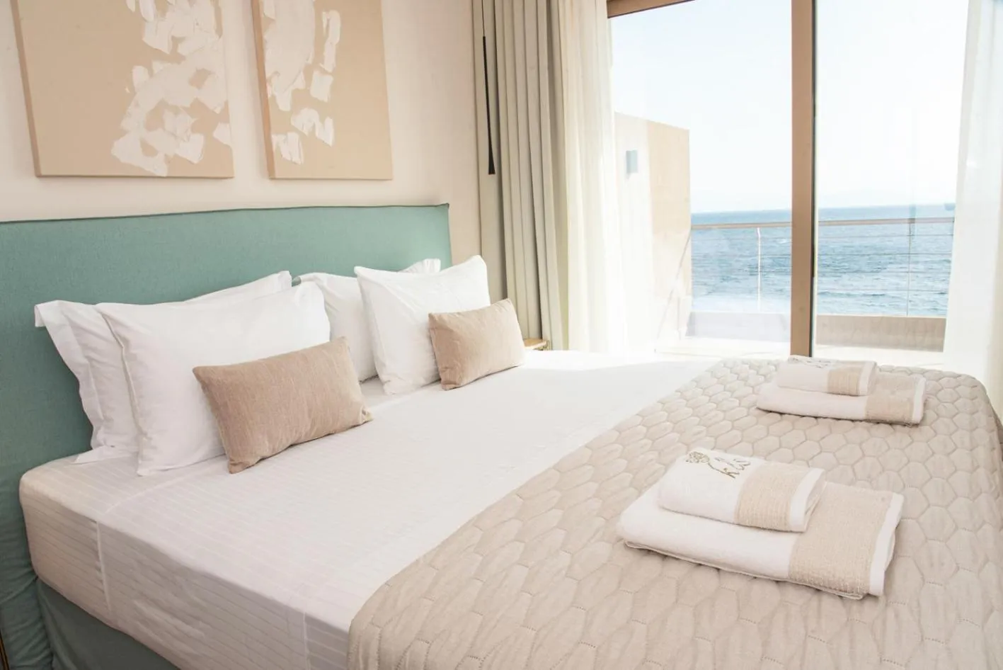 Bed in Kaiser Luxury Suites