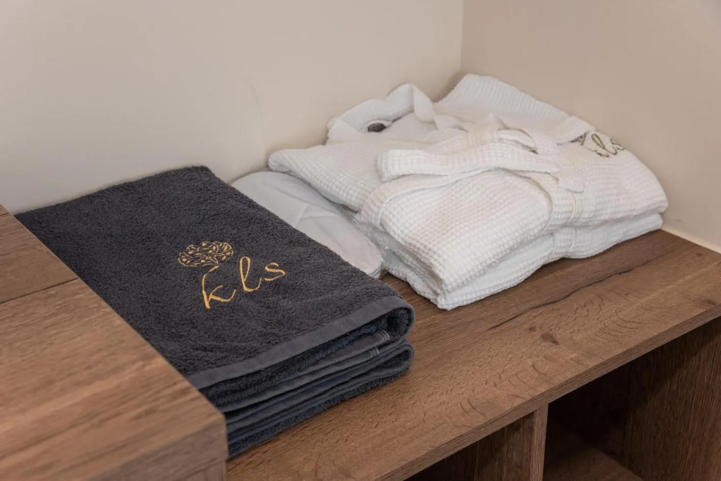 Bed in Kaiser Luxury Suites