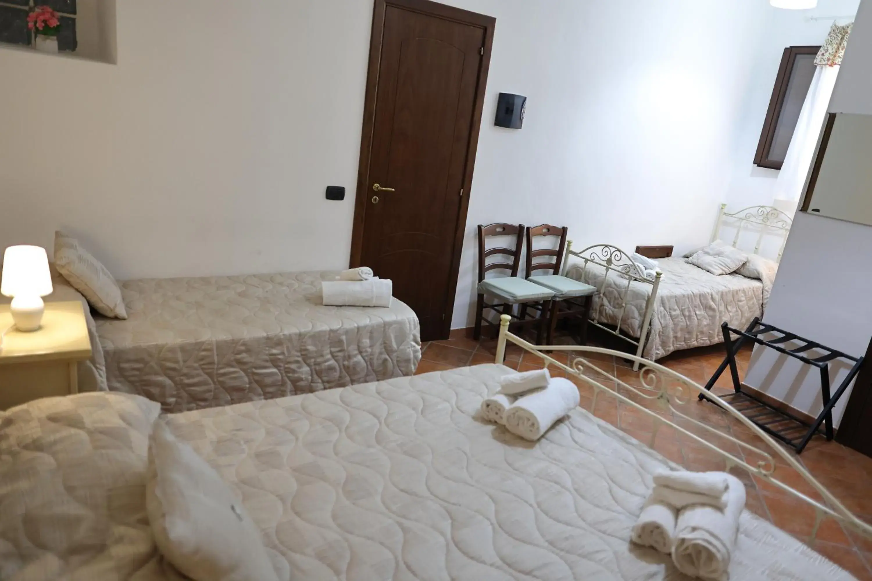 Quadruple Room - single occupancy in Rabatè Quadruple Room - single occupancy in Rabatè