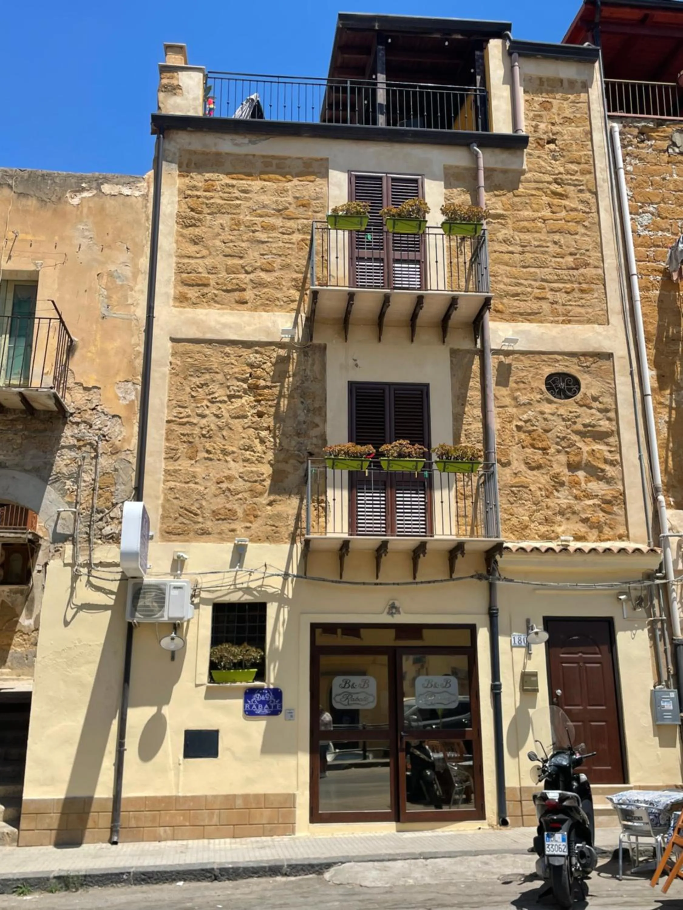 Property building in Rabatè