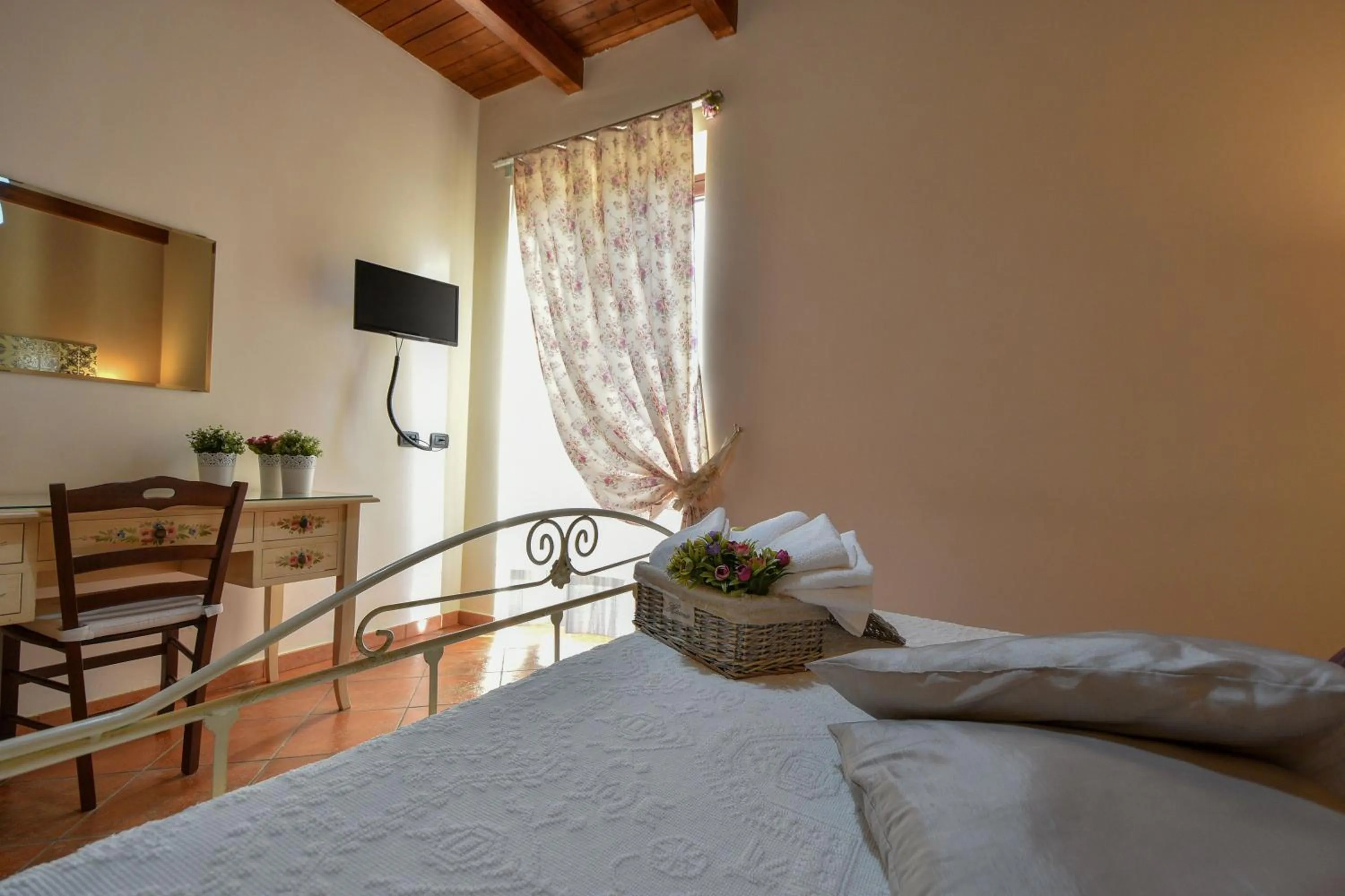 Photo of the whole room, Bed in Rabatè