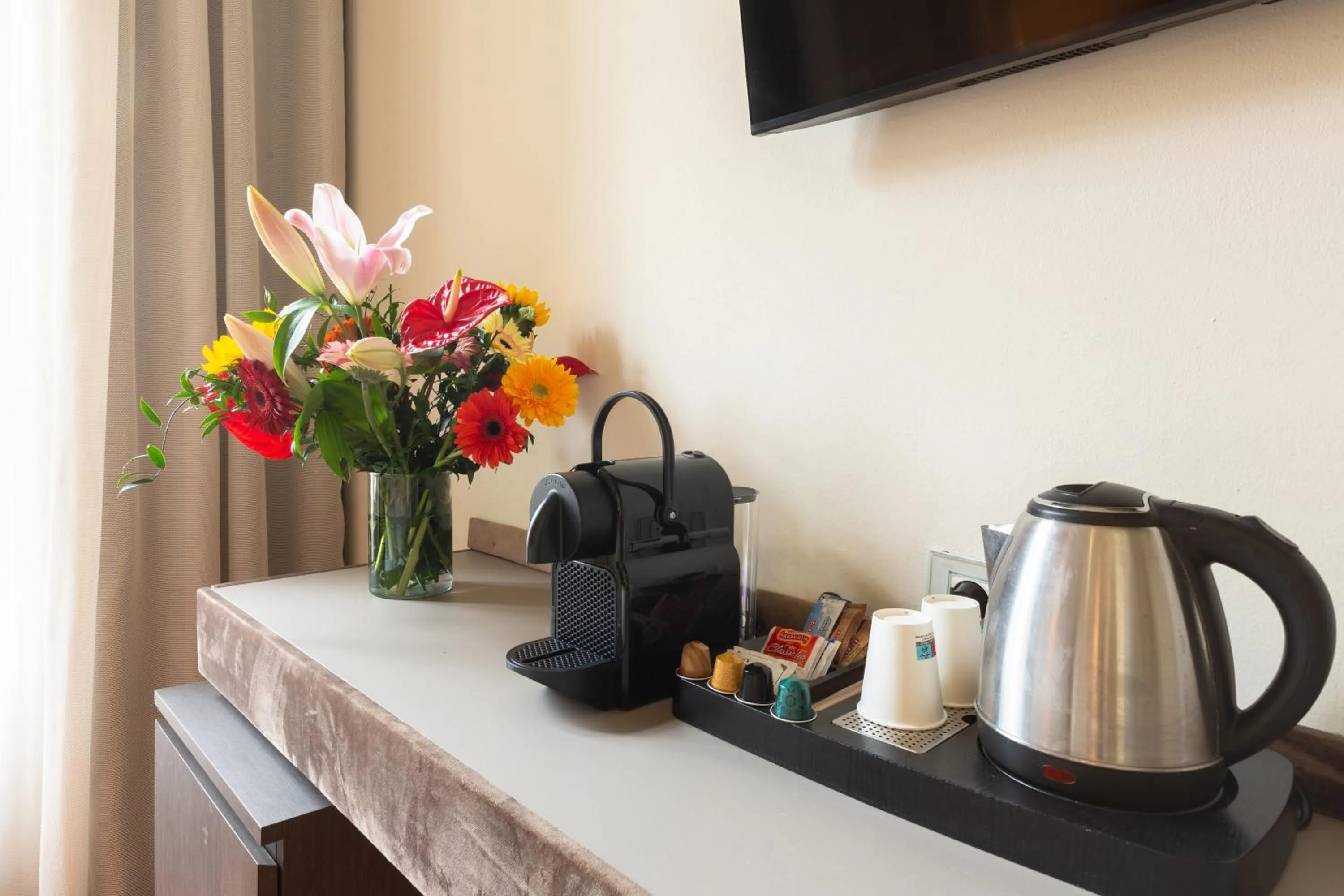 Coffee/tea facilities in Hotel Embassy