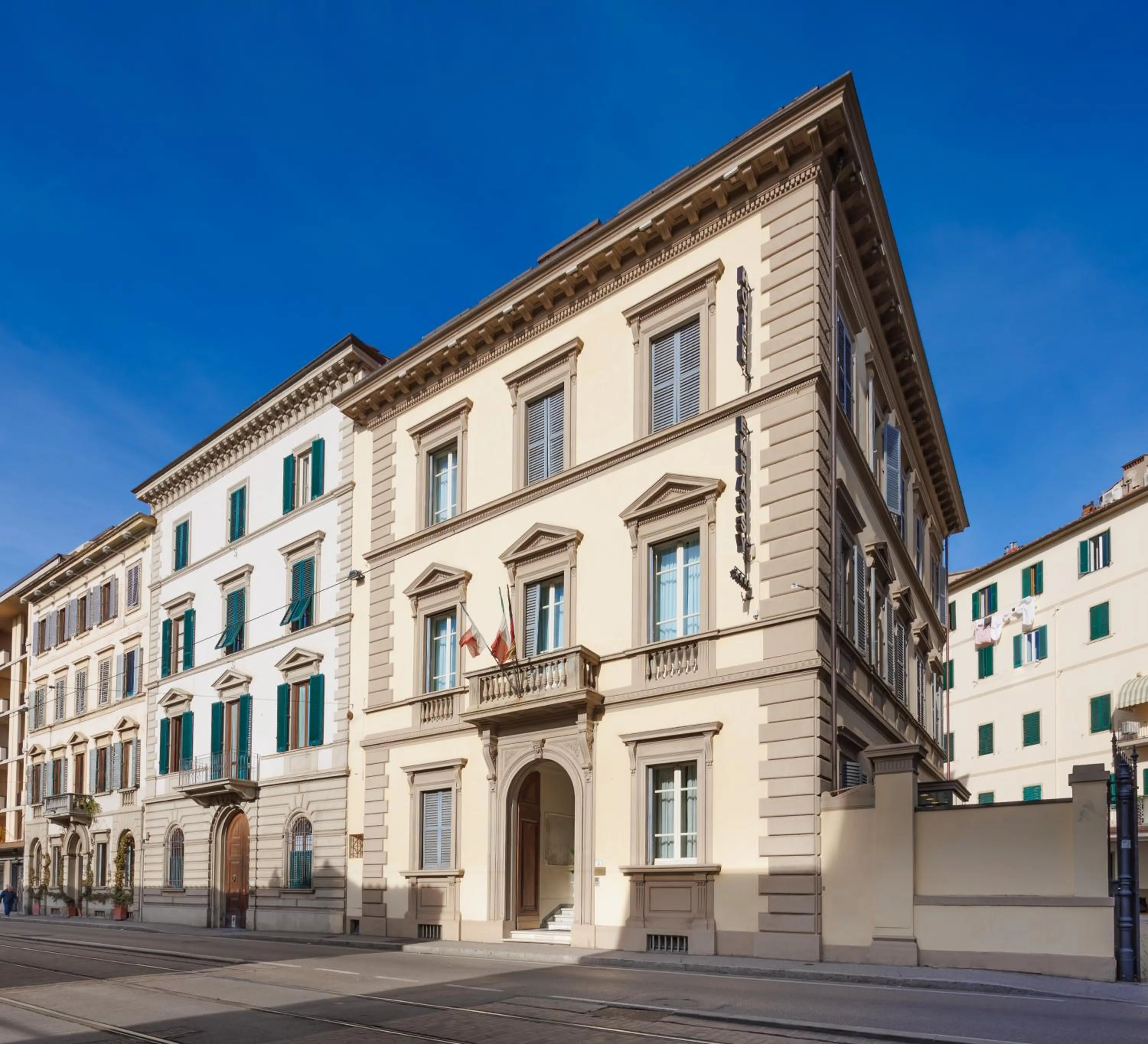 Property building in Hotel Embassy