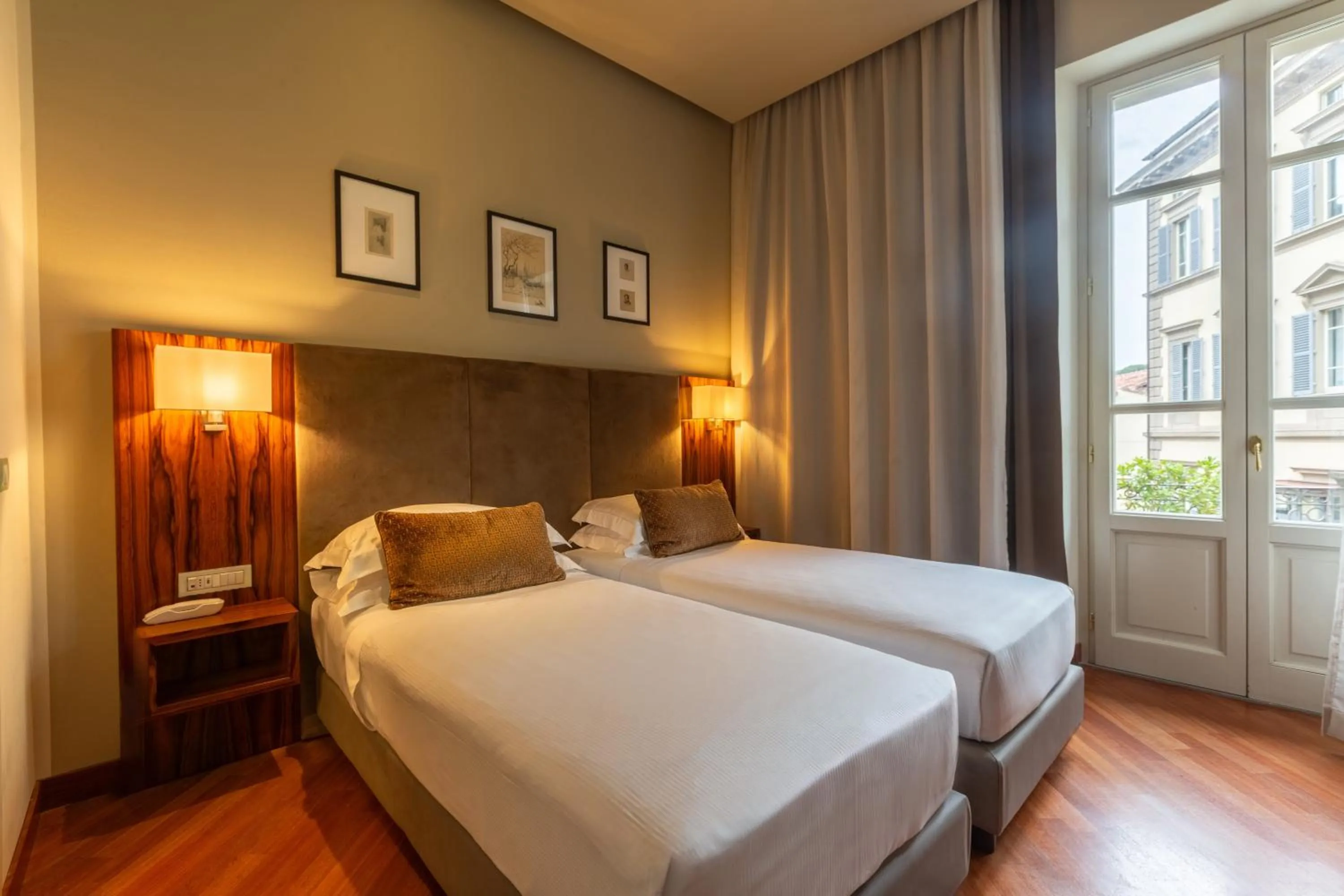 Bed in Hotel Embassy