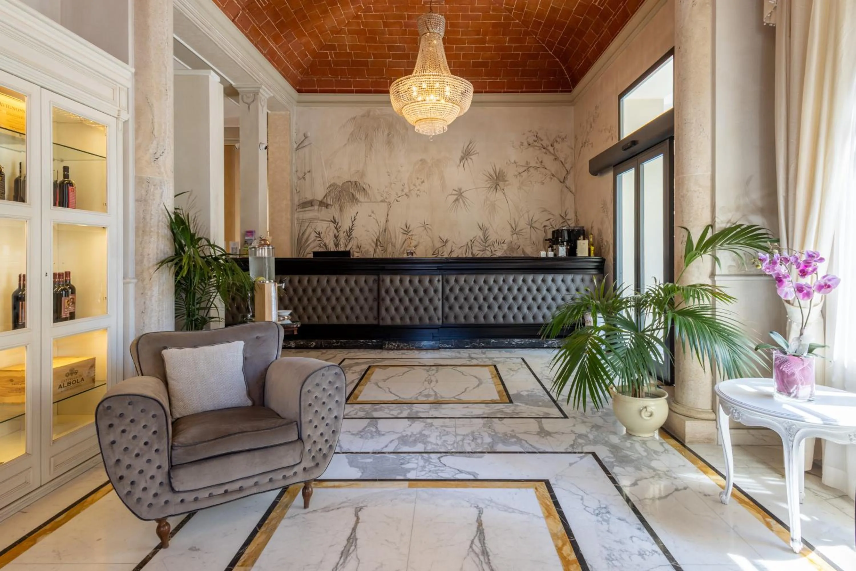 Lobby or reception in Hotel Embassy