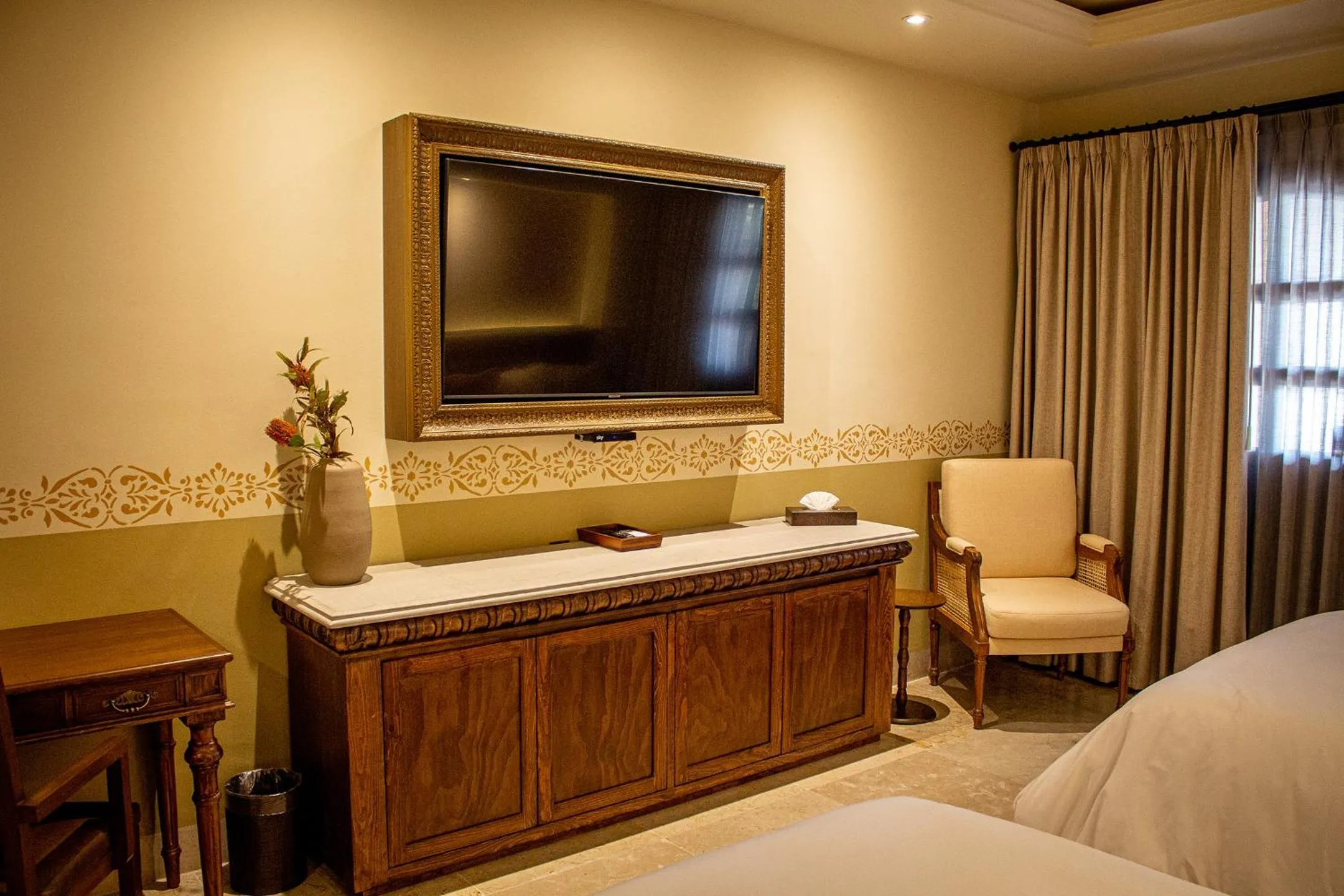 Seating area, Bed in HC HACIENDA CATRINA HOTEL BOUTIQUE