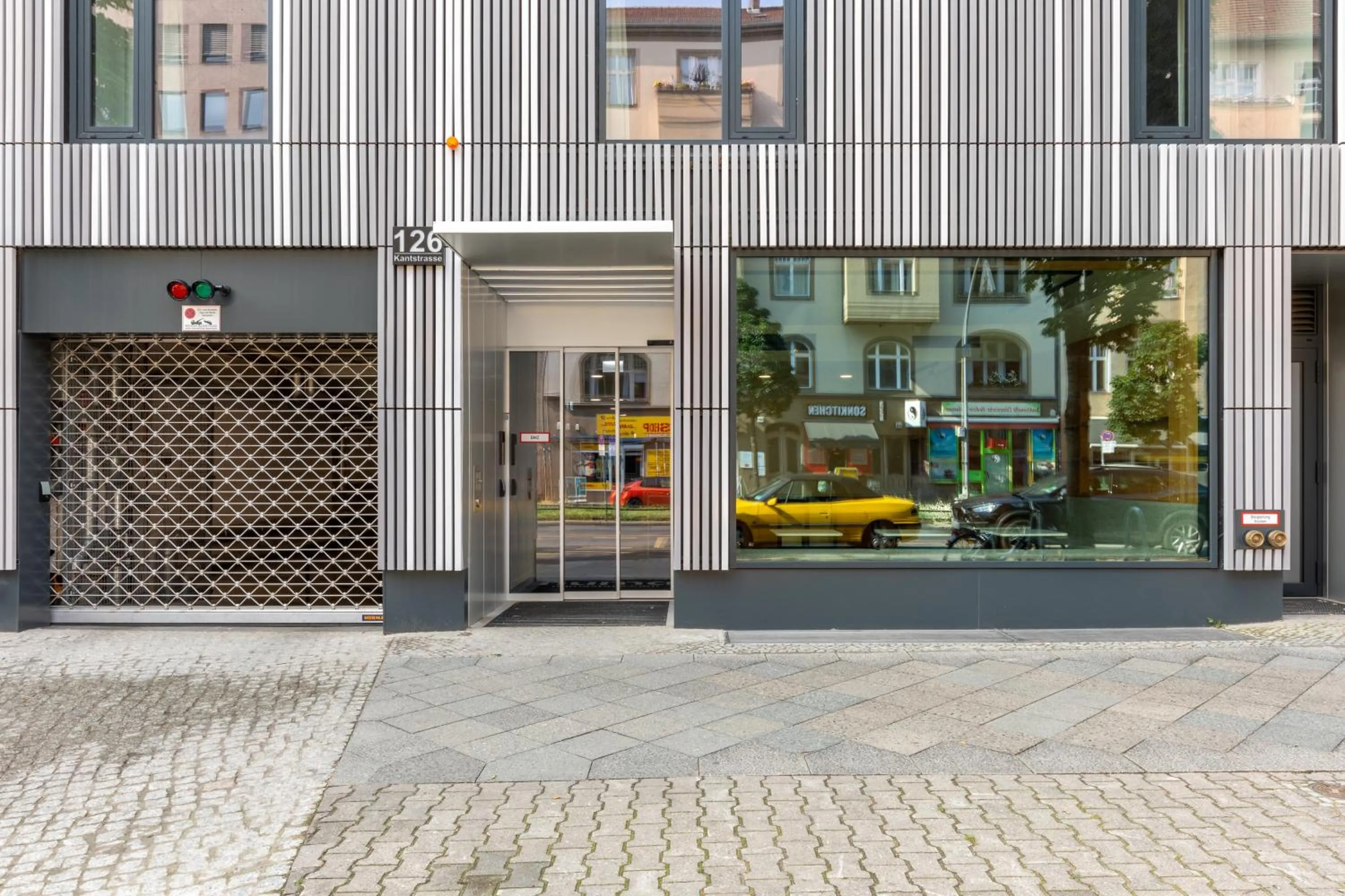 Facade/entrance in Numa Berlin Savi