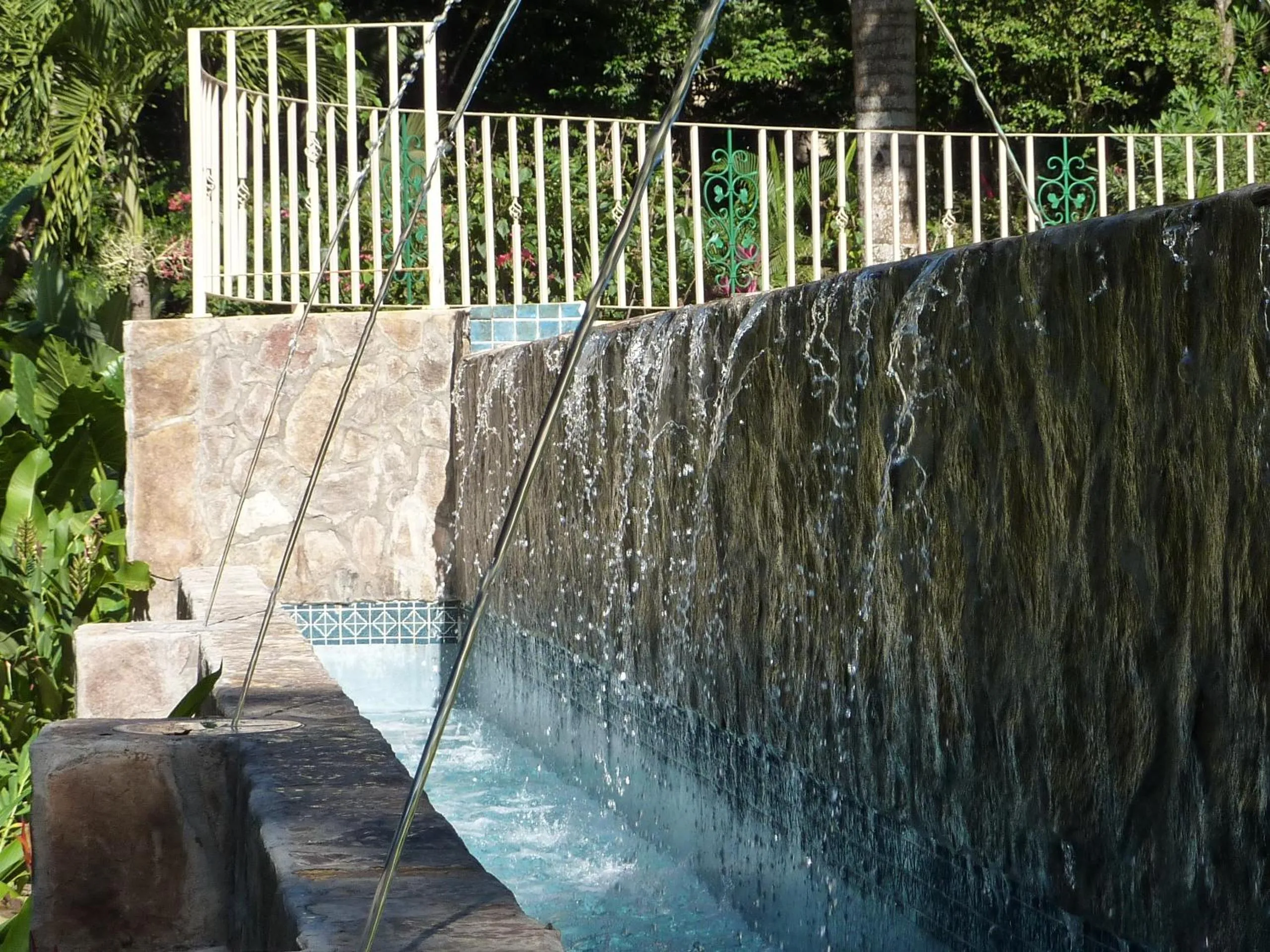 Pool view in Villas Pico Bonito