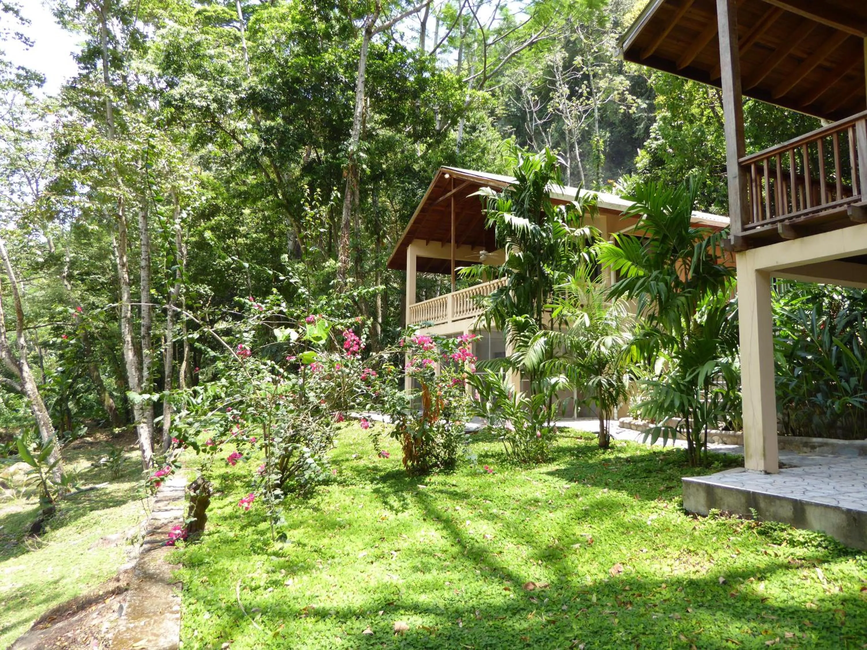 Facade/entrance in Villas Pico Bonito