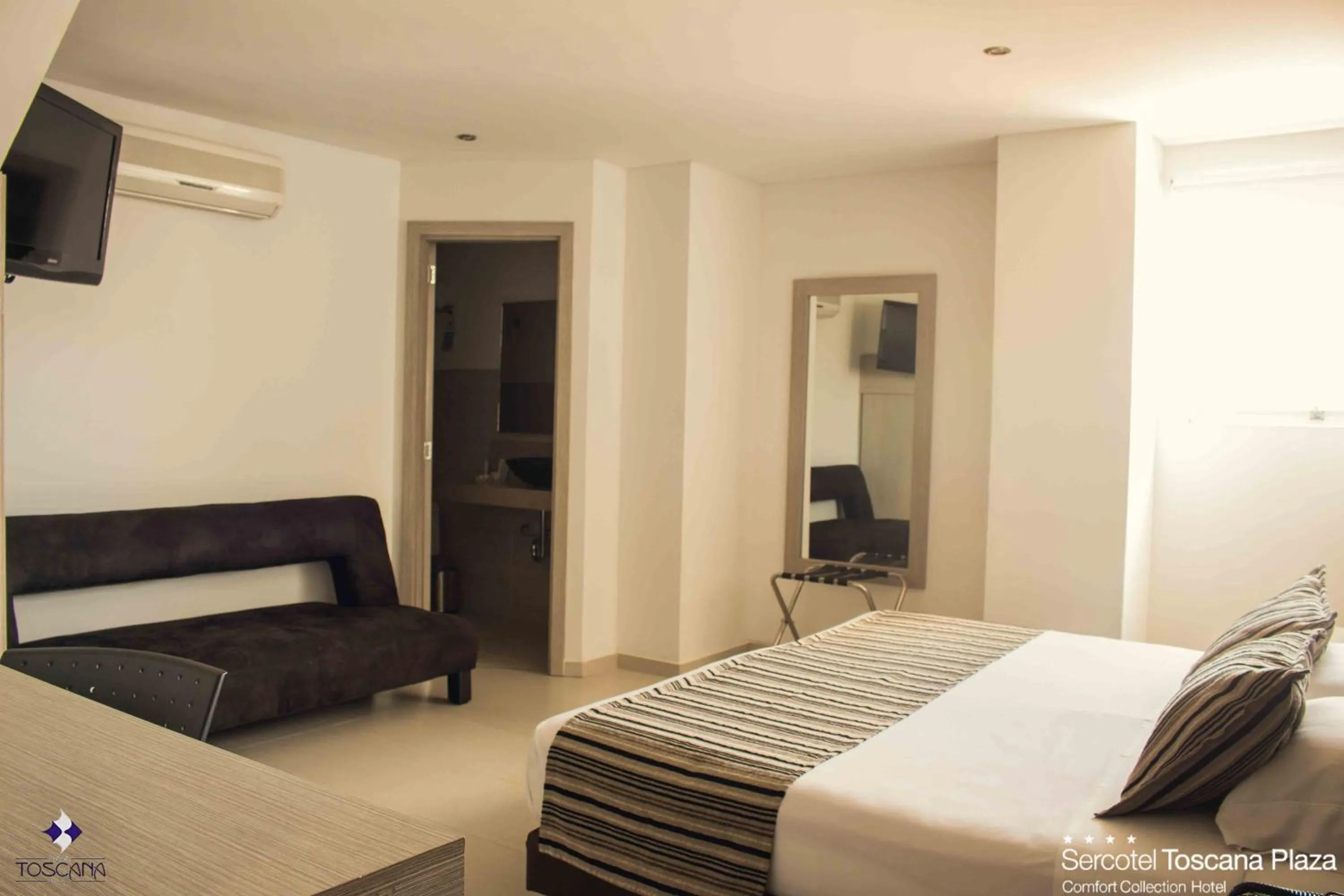 TV and multimedia, Bed in Hotel Toscana Plaza