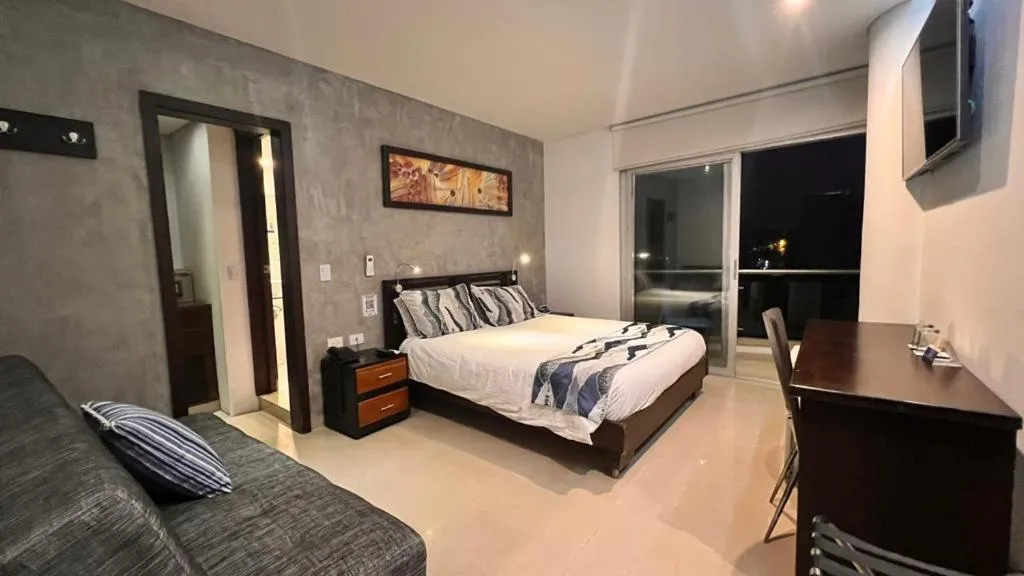 Photo of the whole room, Bed in Hotel Toscana Plaza