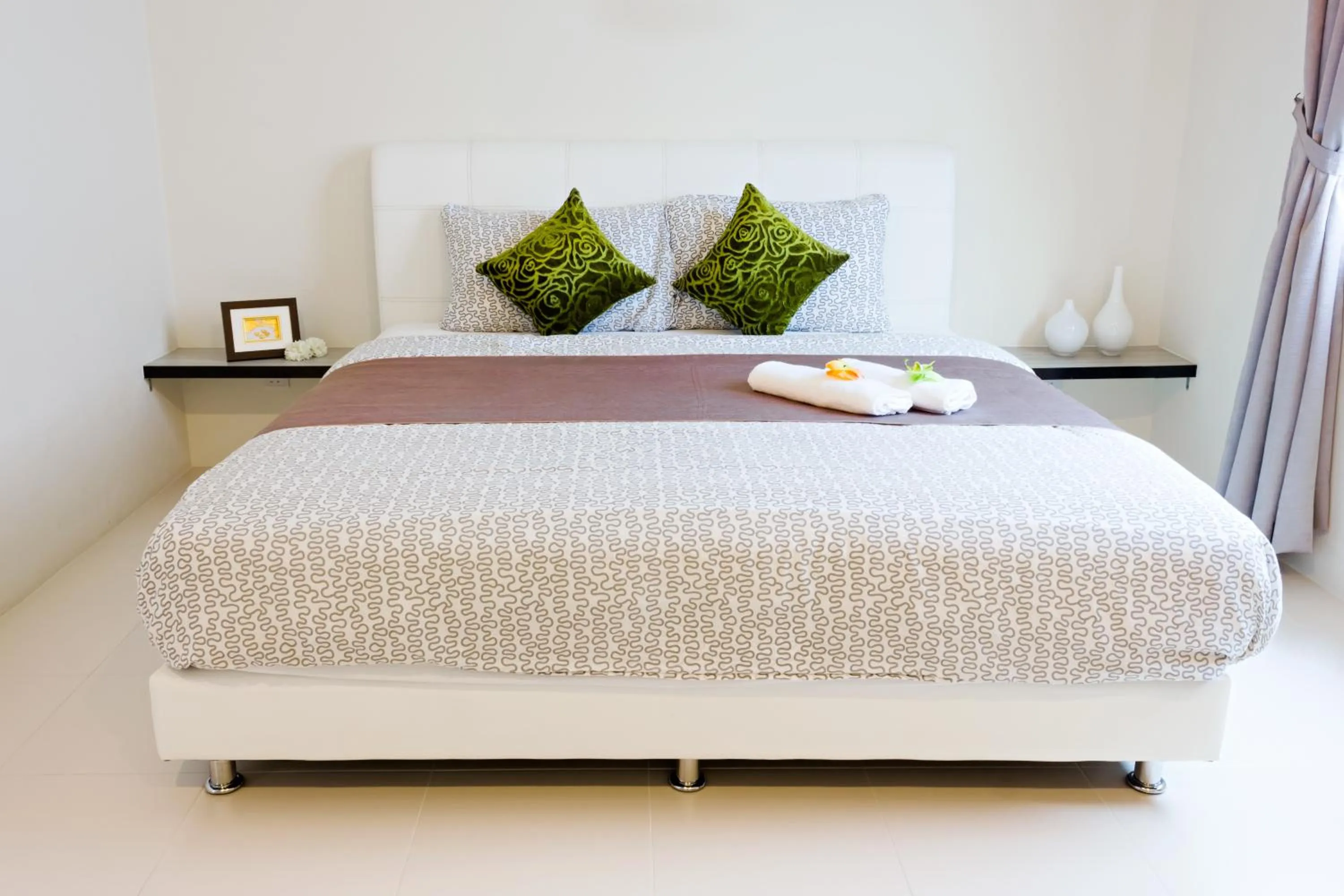 Bedroom, Bed in Shamrock Beach Villas Batu Ferringhi Penang