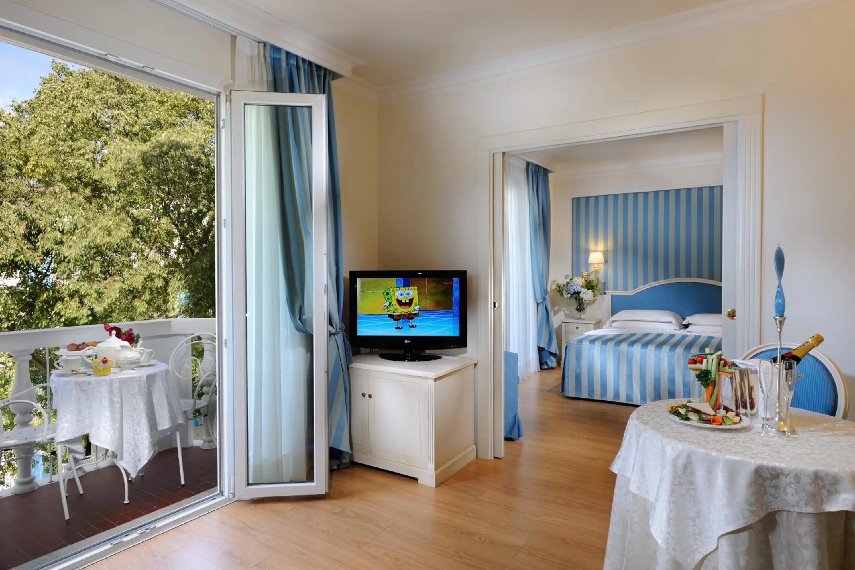 Photo of the whole room, Bed in Hotel Italia Palace