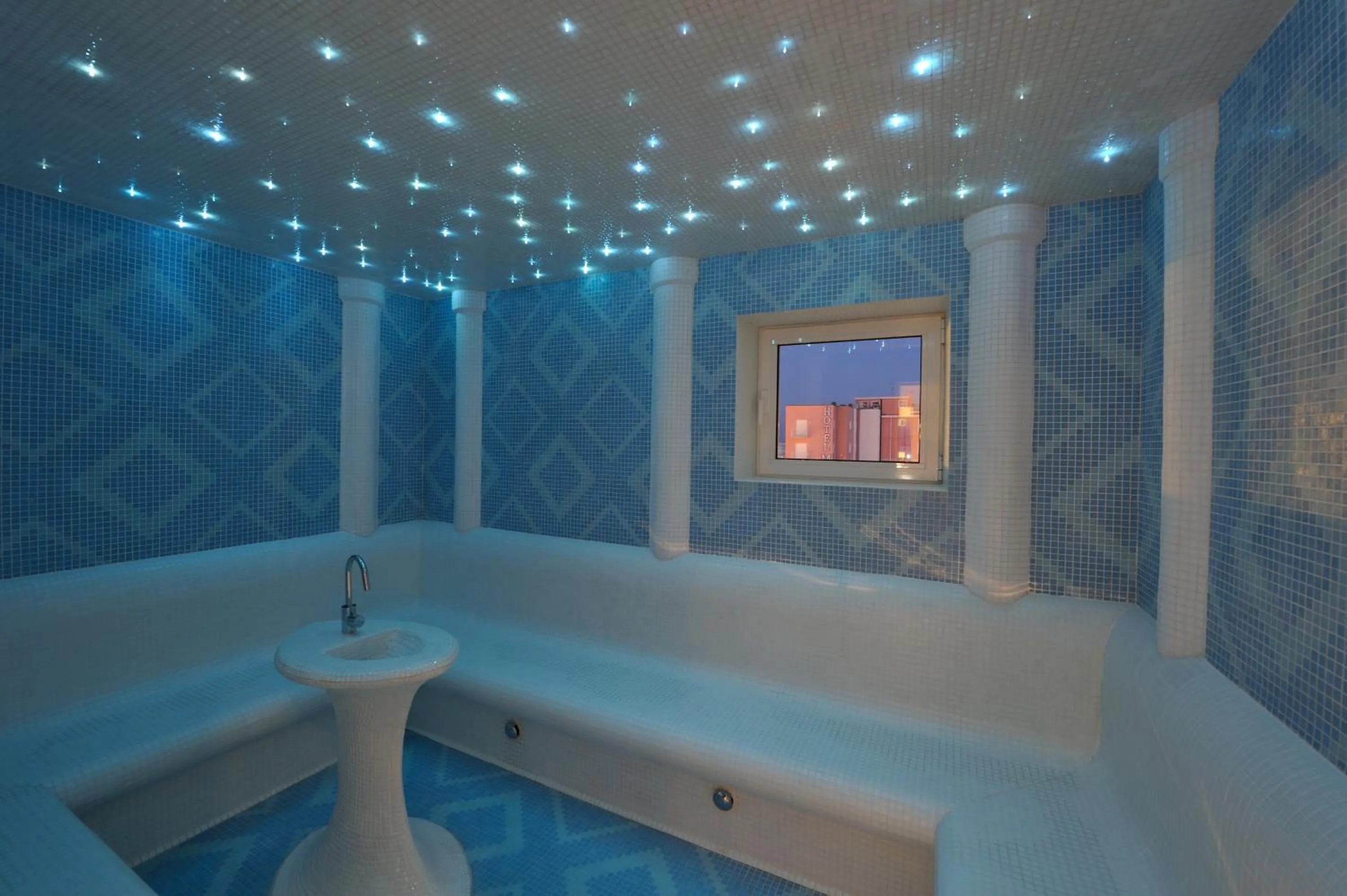 Steam room in Hotel Italia Palace