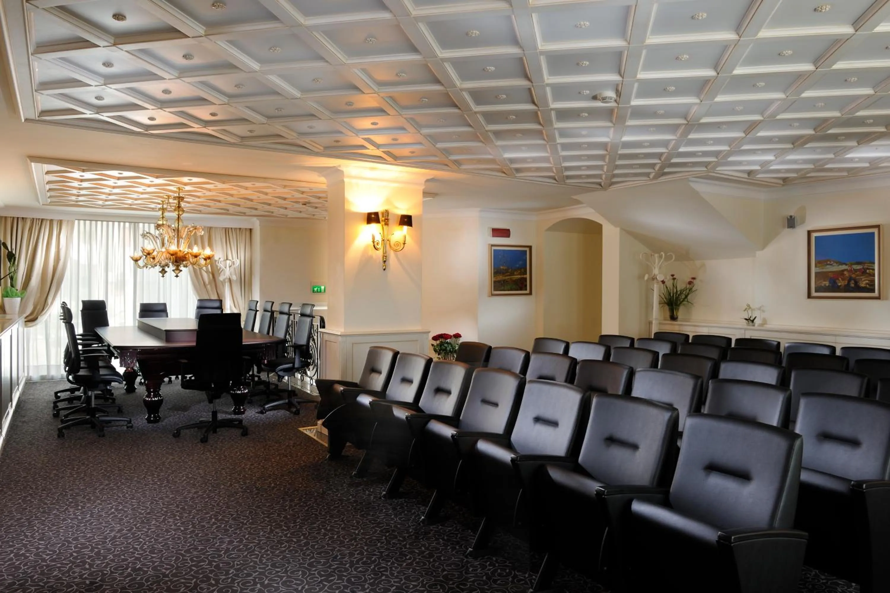 Communal lounge/ TV room in Hotel Italia Palace