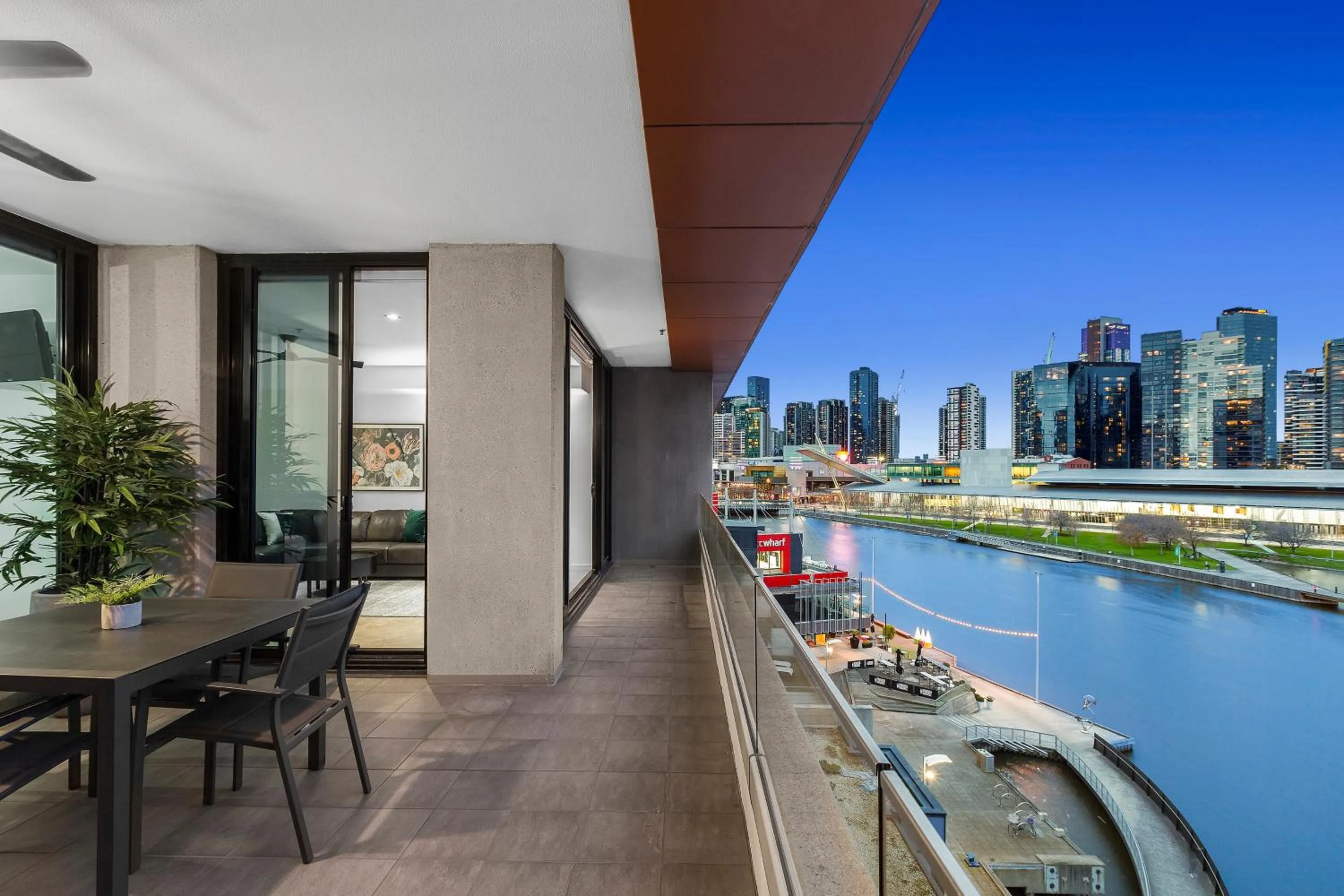Balcony/Terrace in Melbourne Holiday Apartments Flinders Wharf
