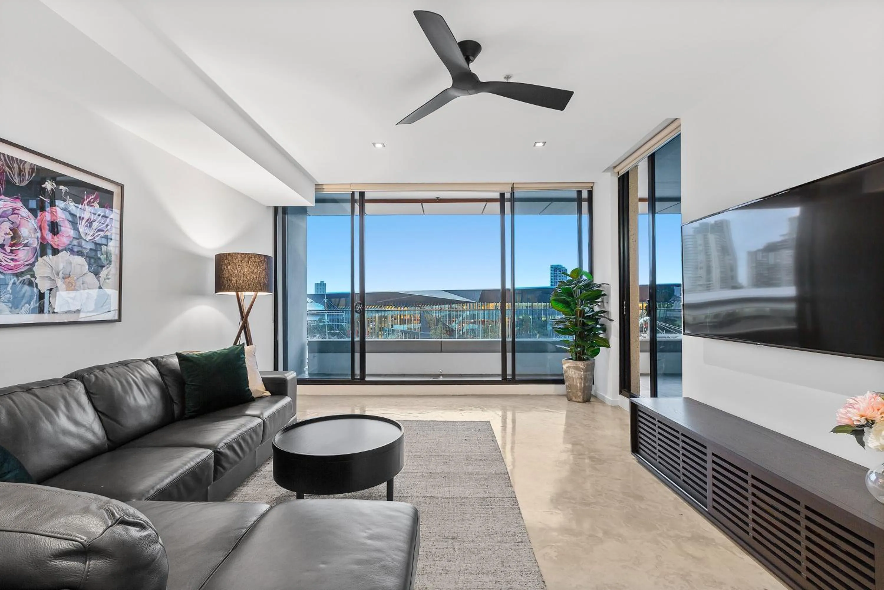 Living room in Melbourne Holiday Apartments Flinders Wharf