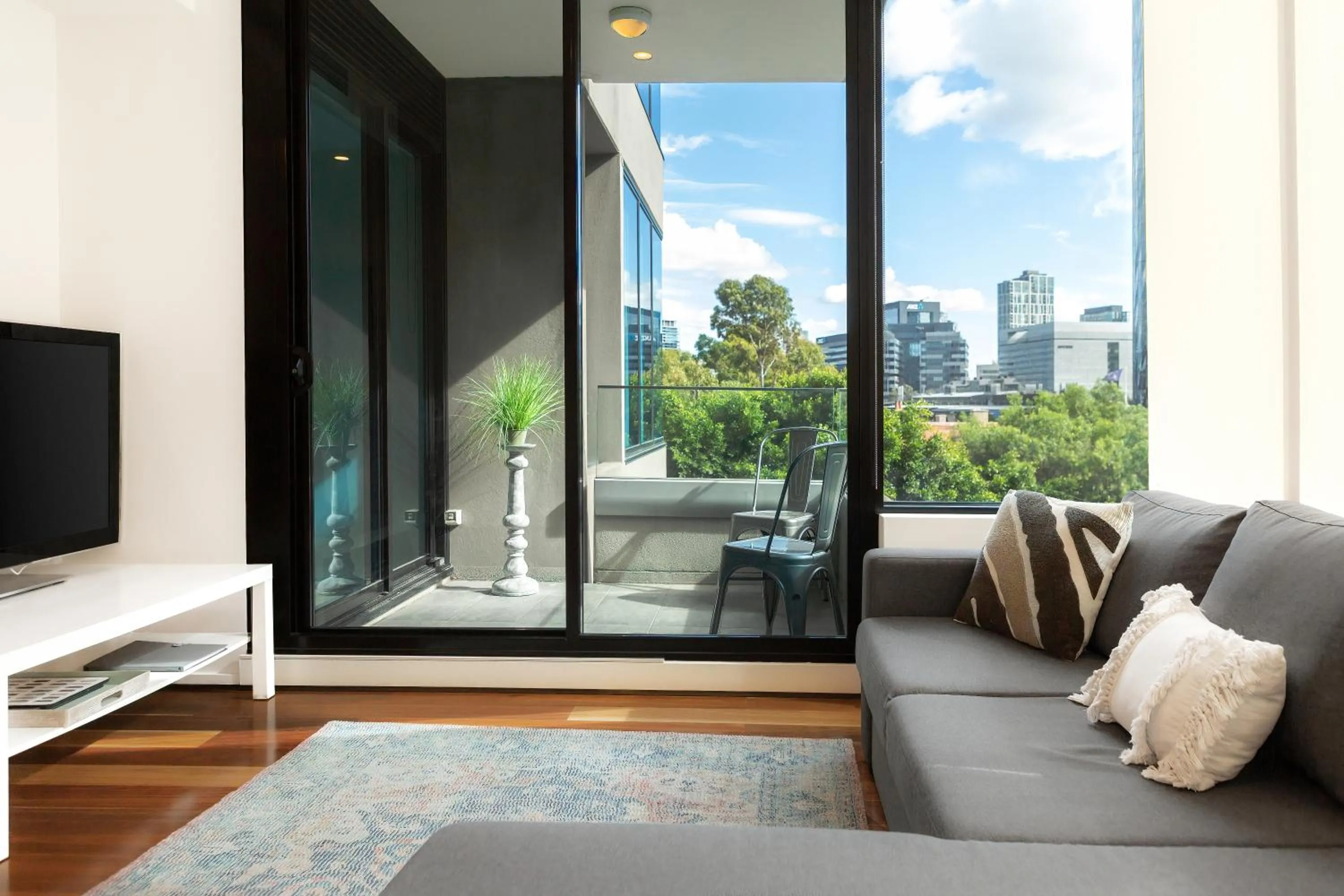 Balcony/Terrace in Melbourne Holiday Apartments Flinders Wharf