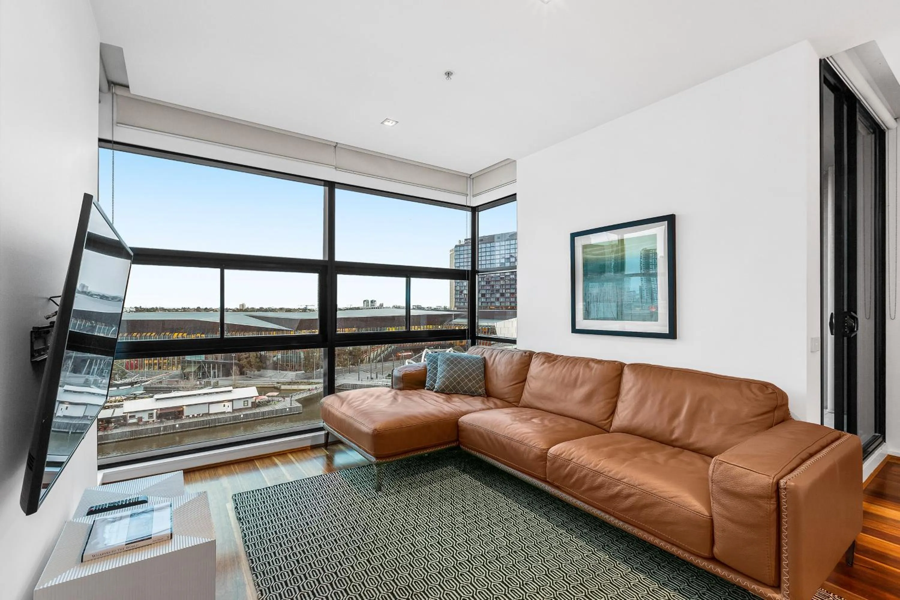 Living room in Melbourne Holiday Apartments Flinders Wharf