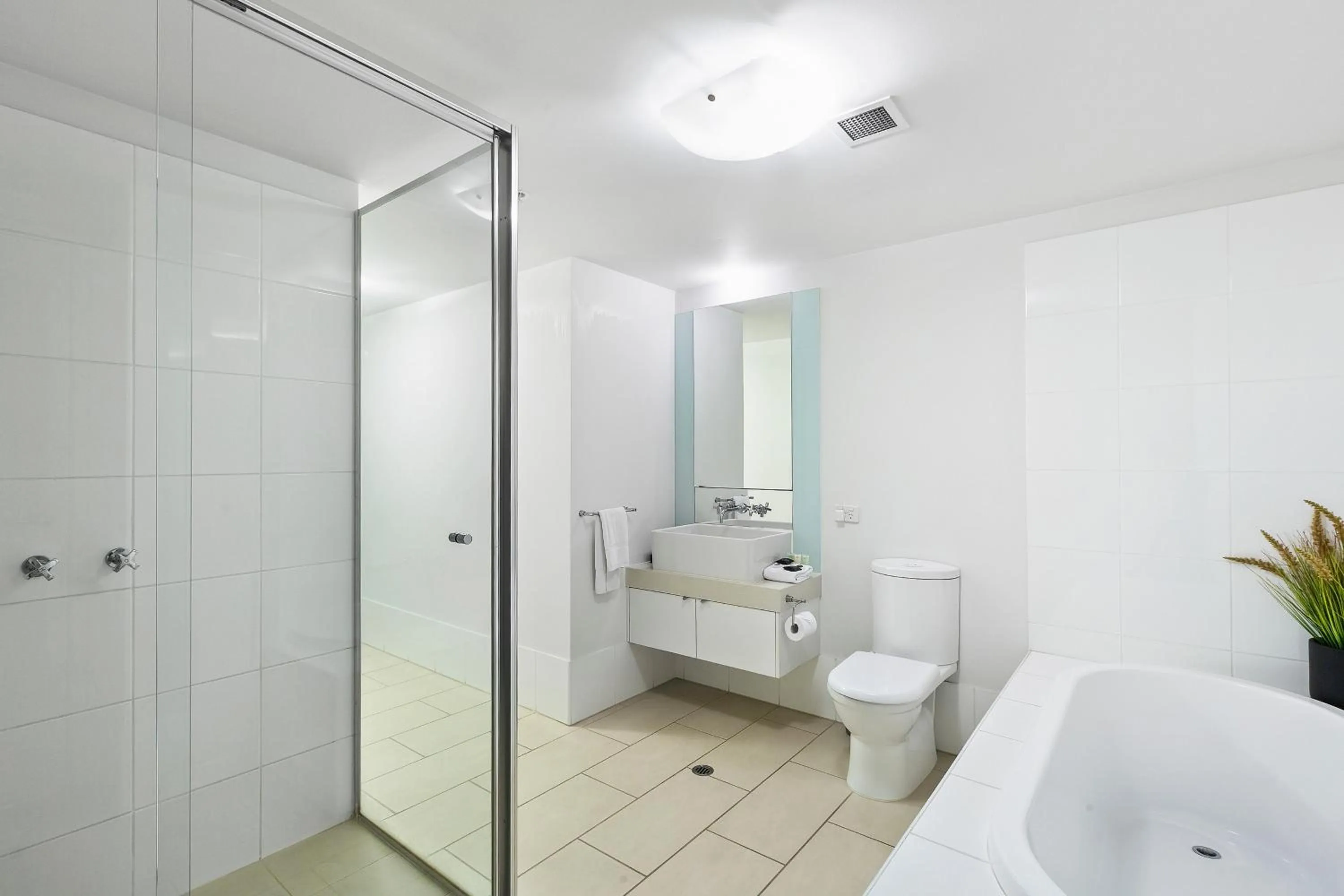 Shower in Melbourne Holiday Apartments Flinders Wharf