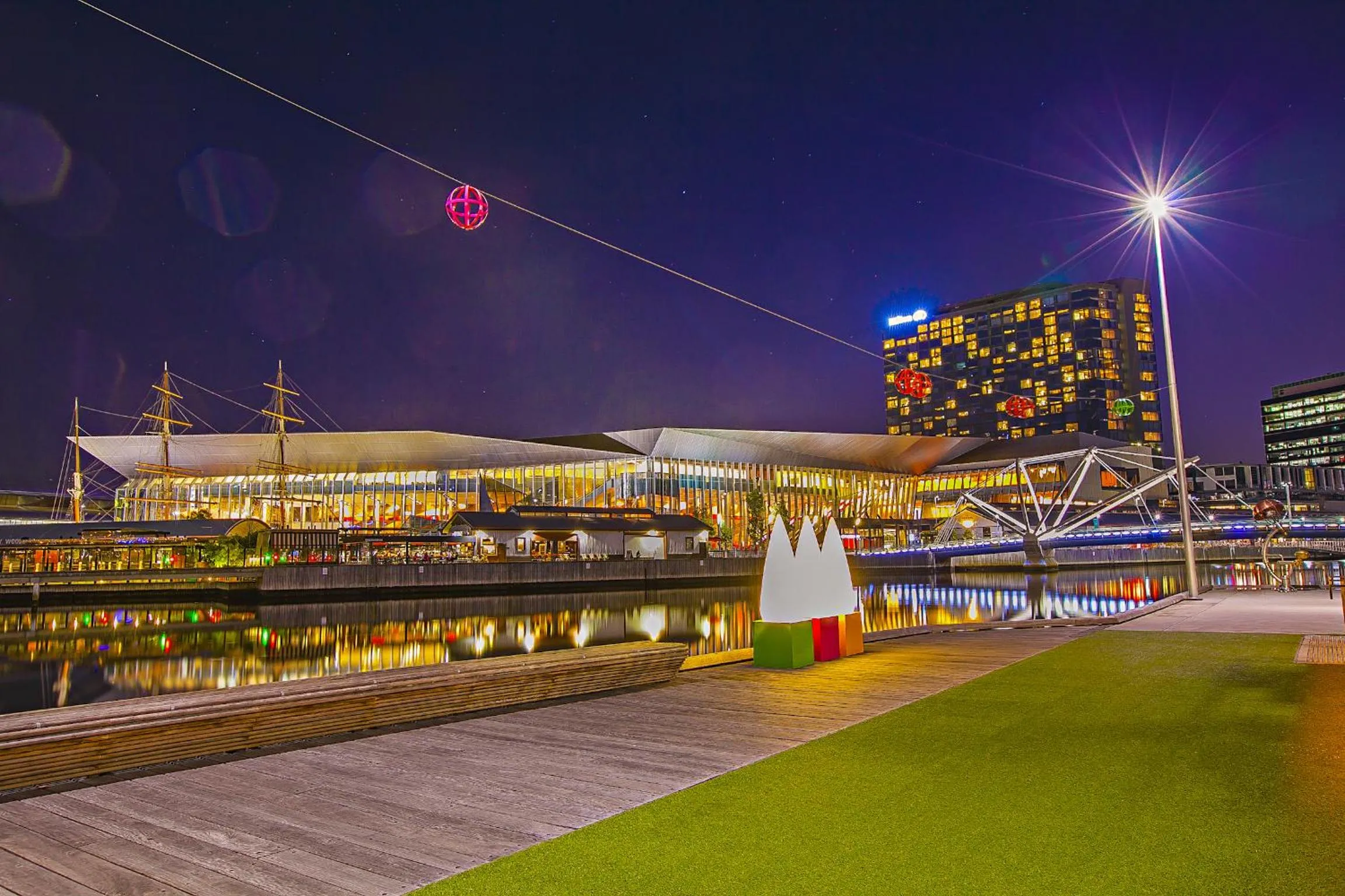 Property building in Melbourne Holiday Apartments Flinders Wharf