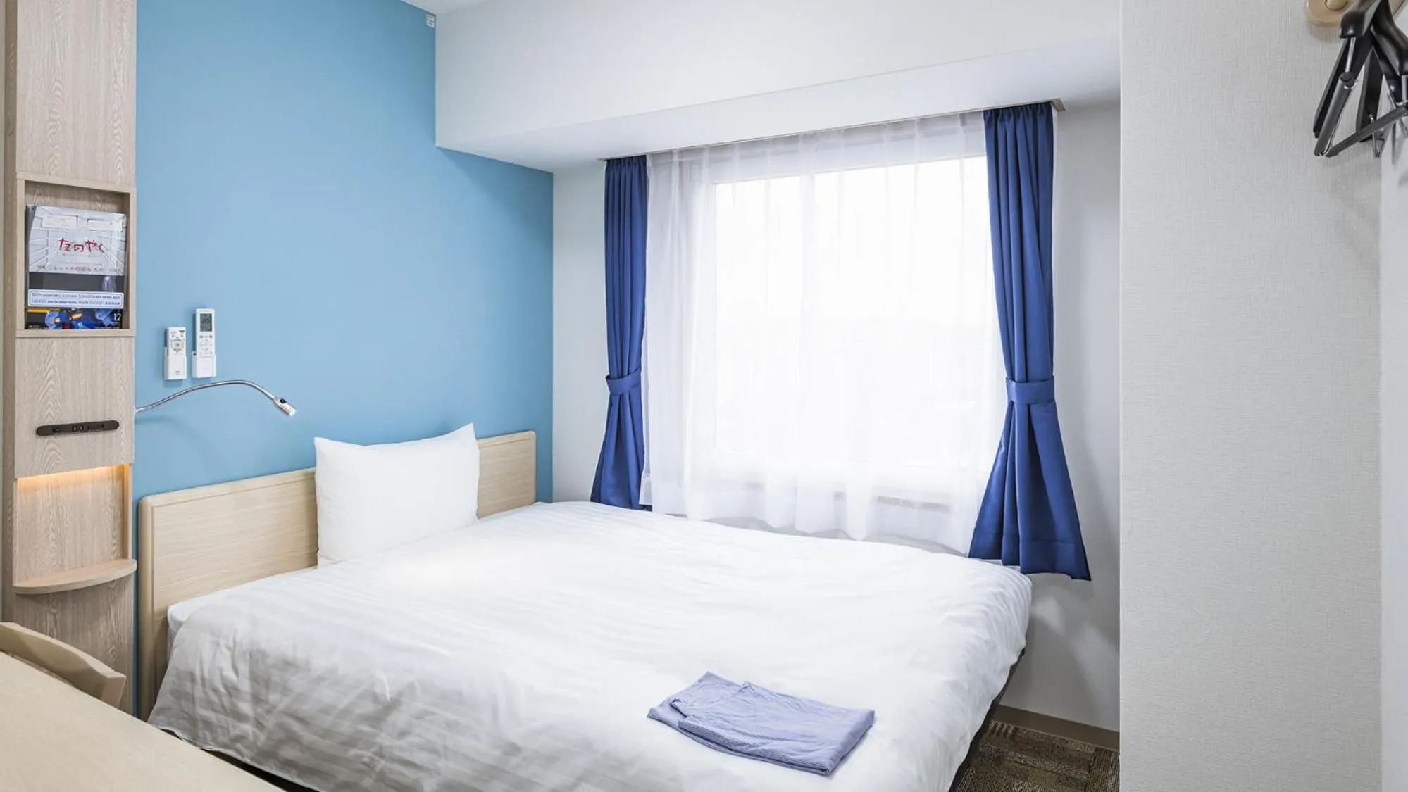 Bedroom, Bed in Toyoko Inn Kita-asaka-eki Nishi-guchi