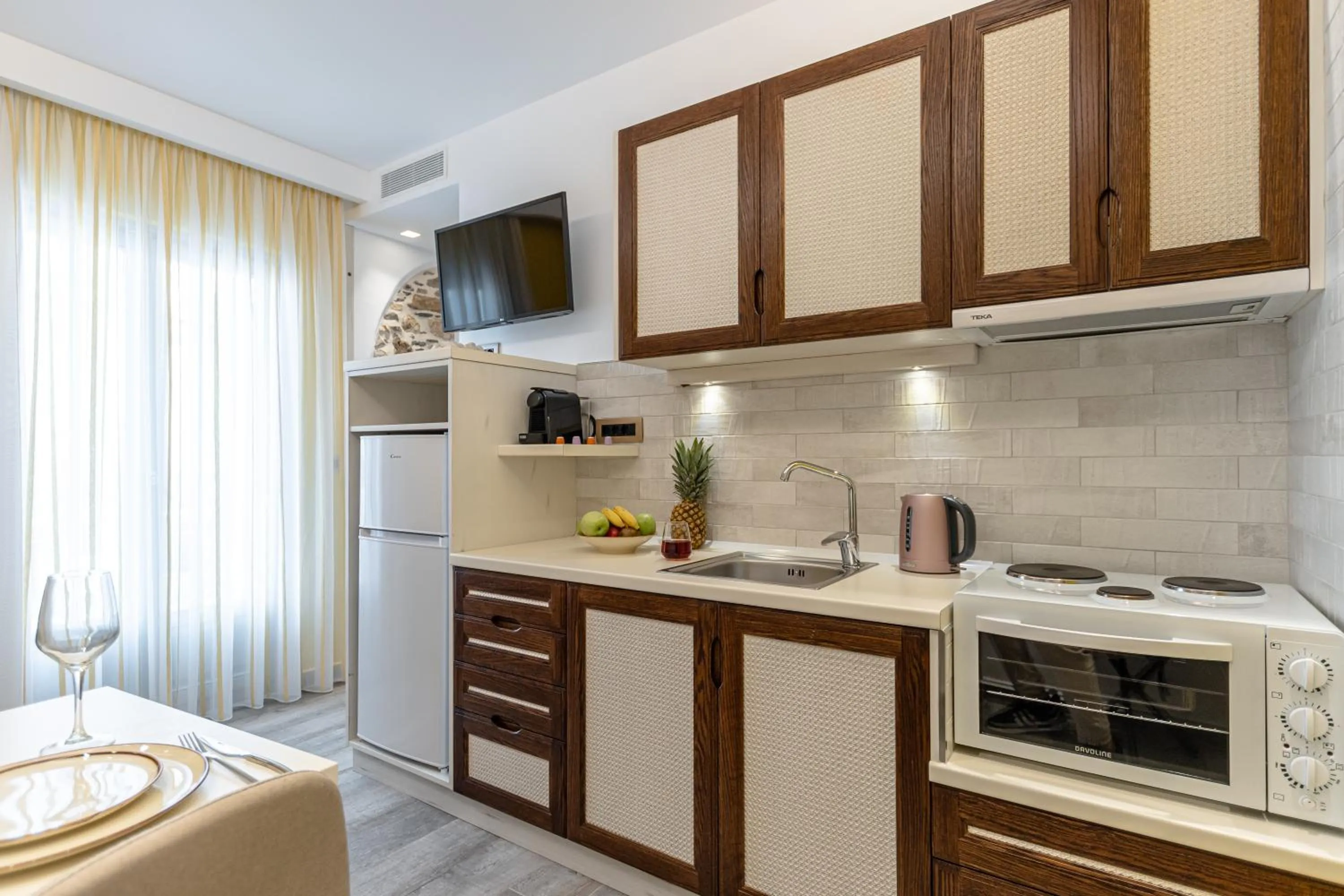 Kitchen or kitchenette in Mariet Naxos Elegant Suites
