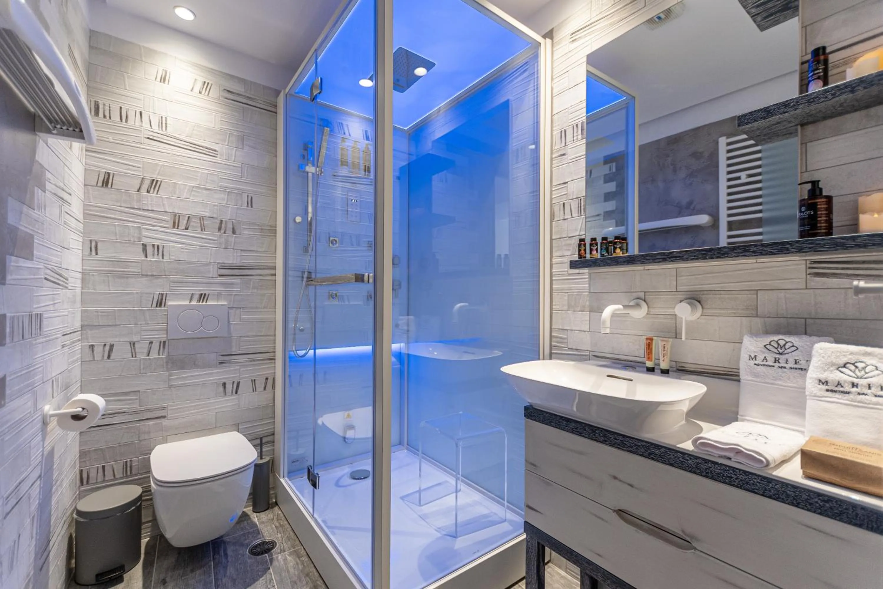 Shower in Mariet Naxos Elegant Suites